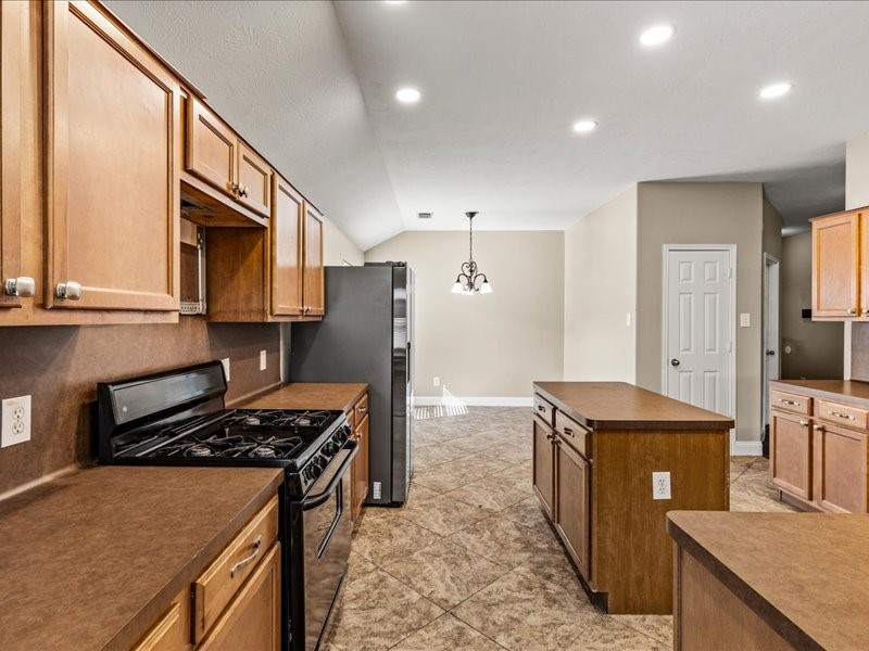 167 Rustic Colony Lane, Dickinson, TX 77539
