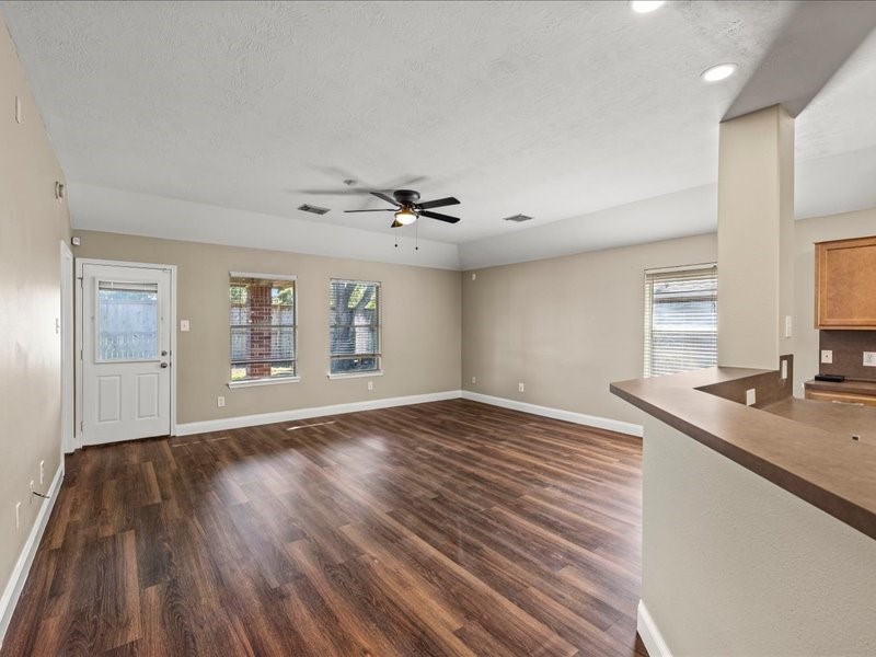167 Rustic Colony Lane, Dickinson, TX 77539