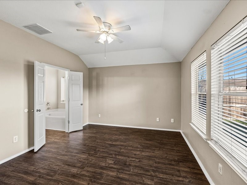 167 Rustic Colony Lane, Dickinson, TX 77539