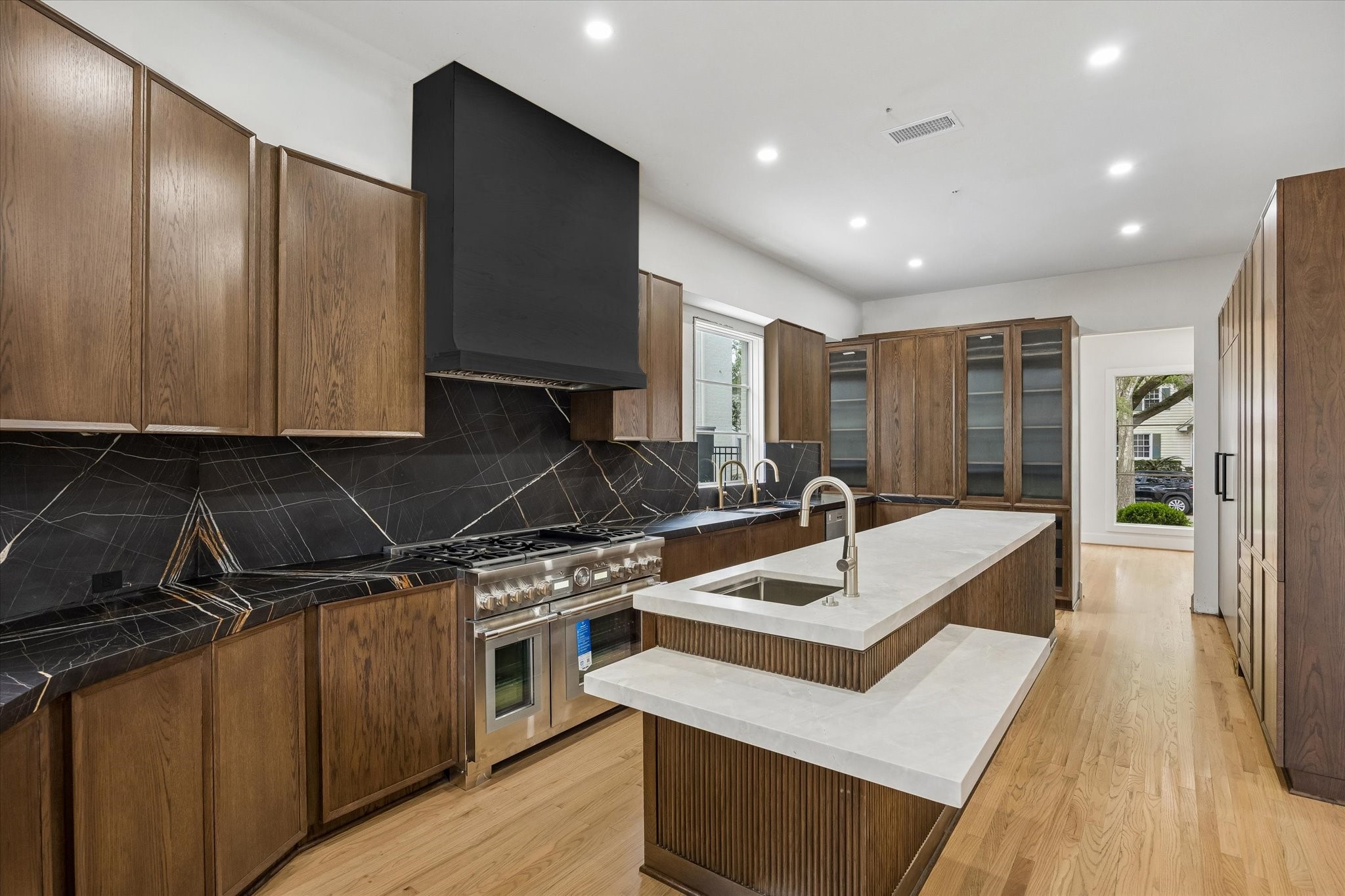 2320 North Boulevard, Houston, TX 77098