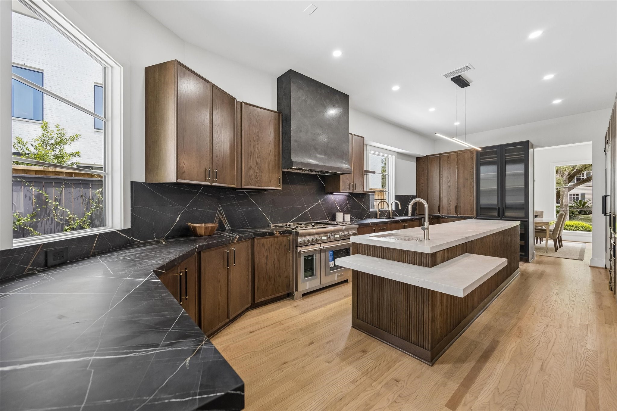 2320 North Boulevard, Houston, TX 77098