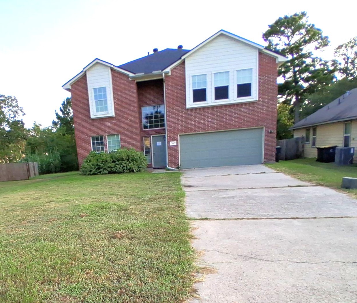 1007 Oak Falls Drive, Conroe, TX 77378