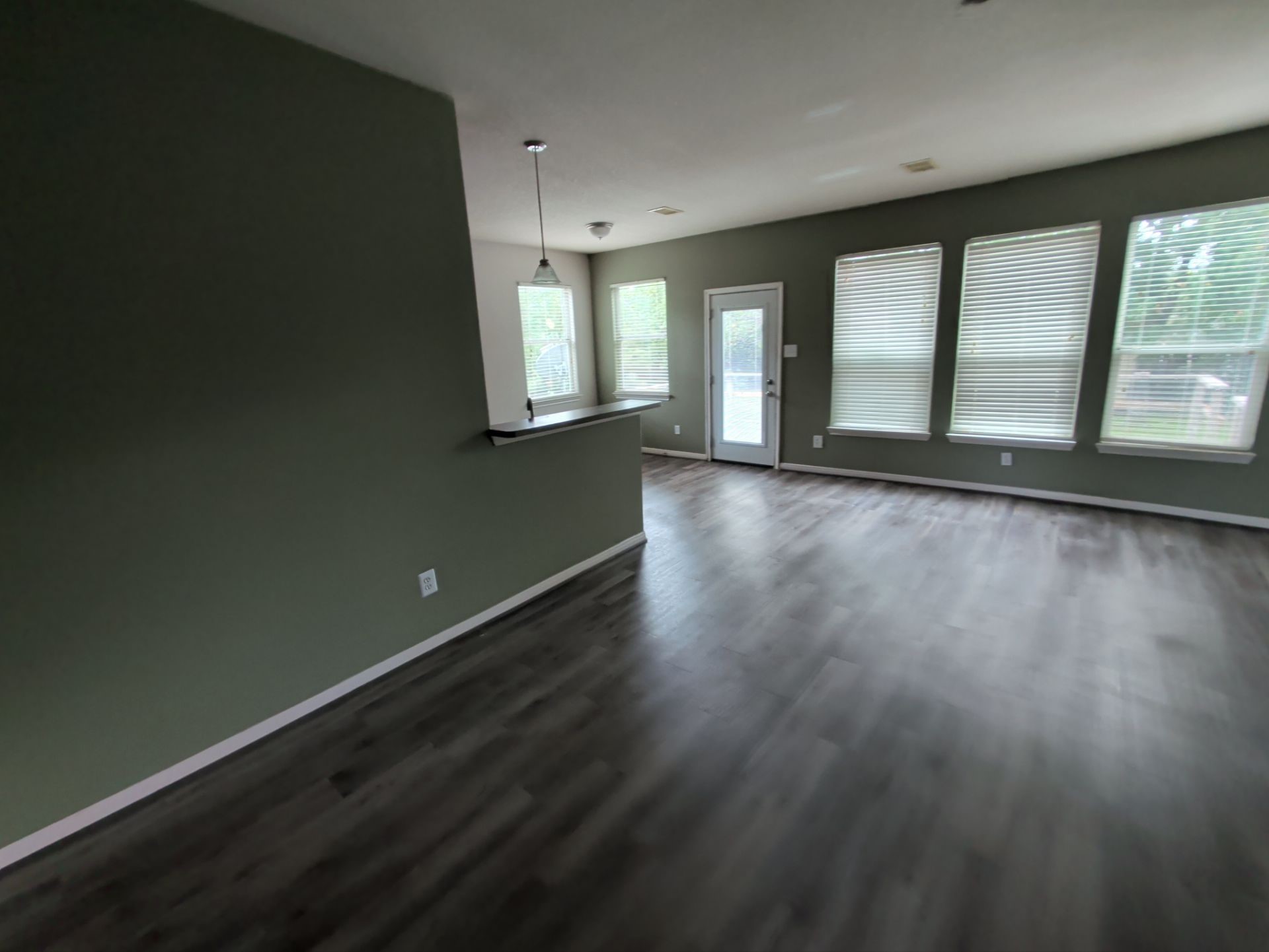 1007 Oak Falls Drive, Conroe, TX 77378
