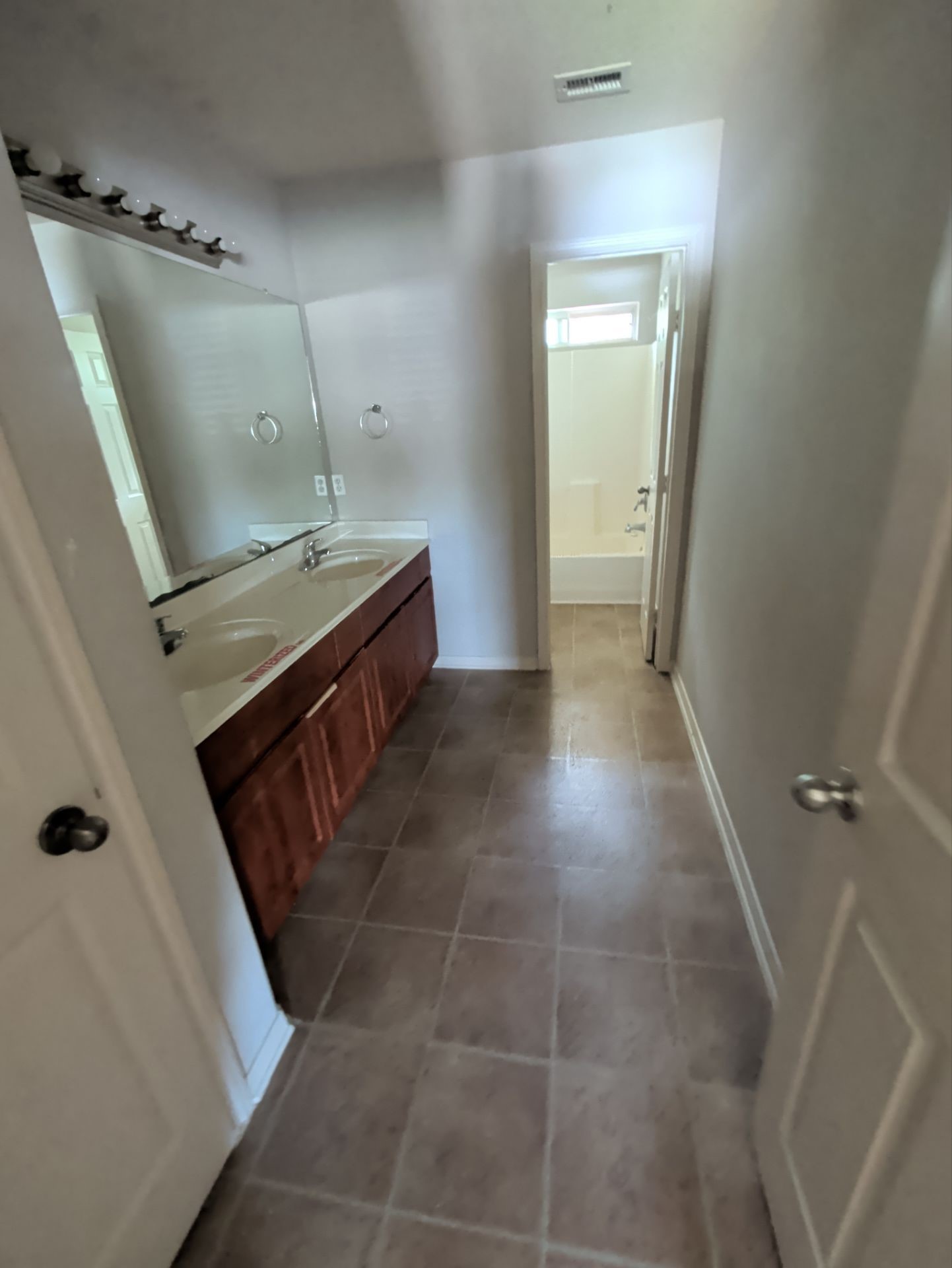 1007 Oak Falls Drive, Conroe, TX 77378