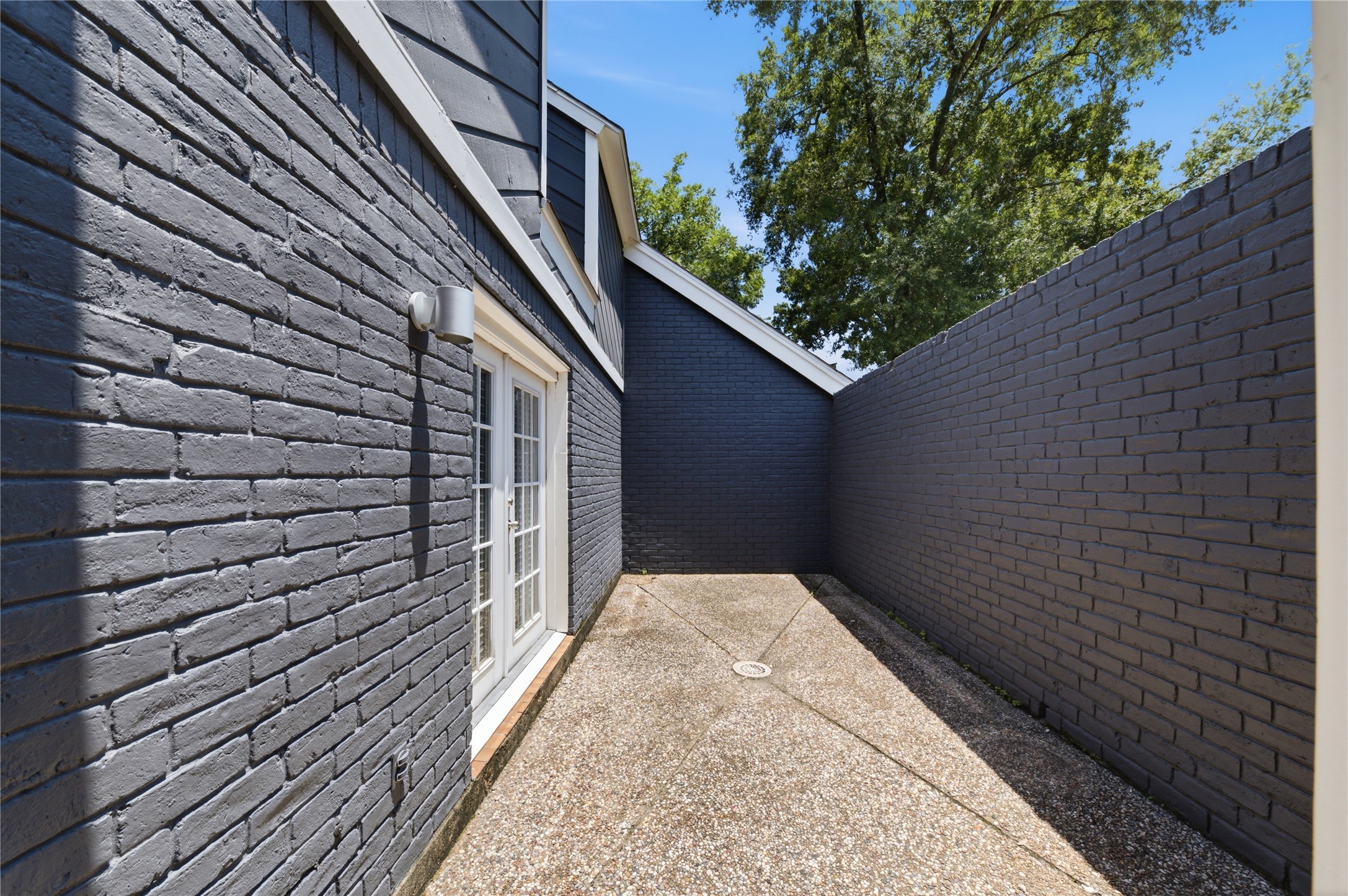 Charming courtyard allows you to truly make this outdoor space your own!