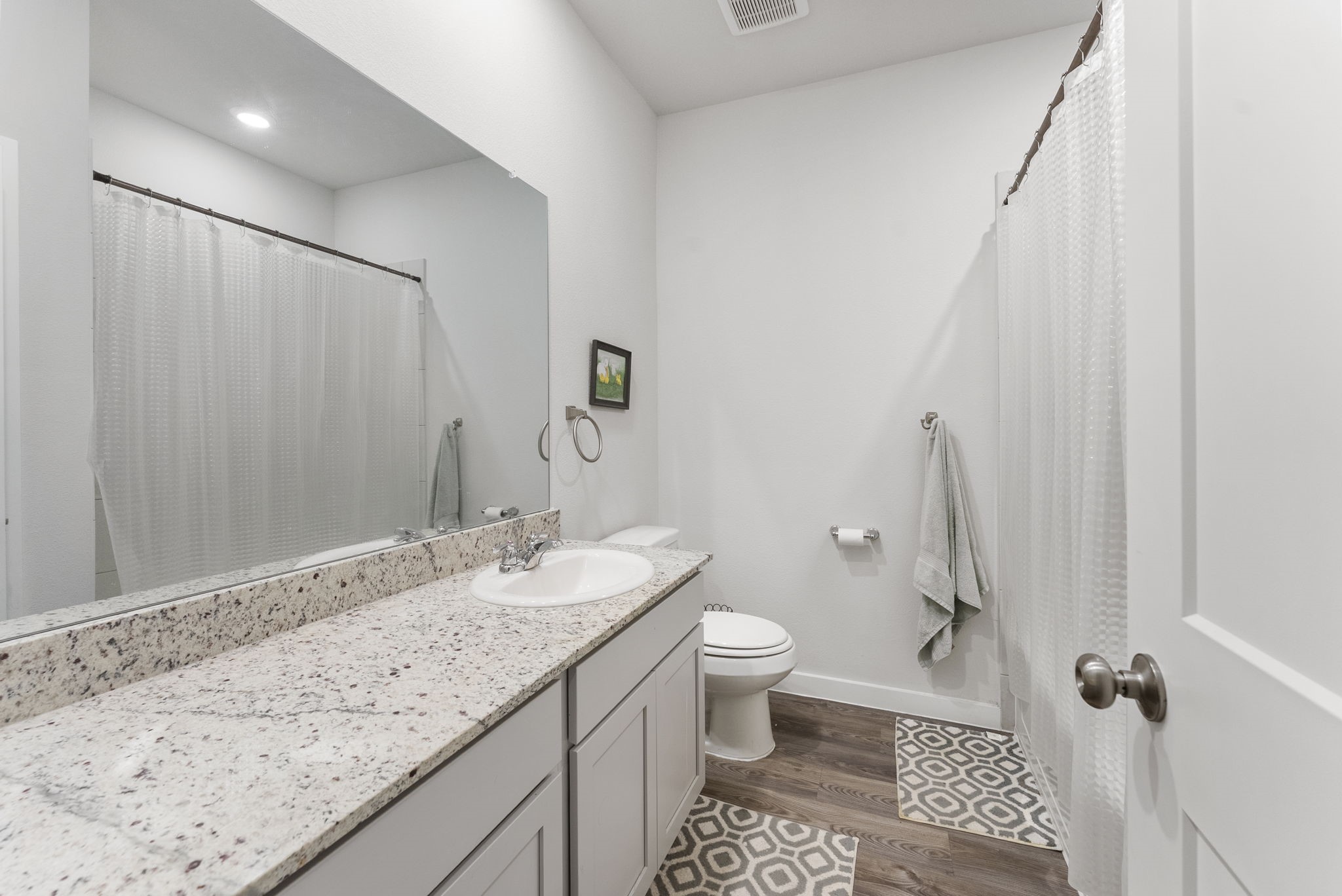 Guest bath.