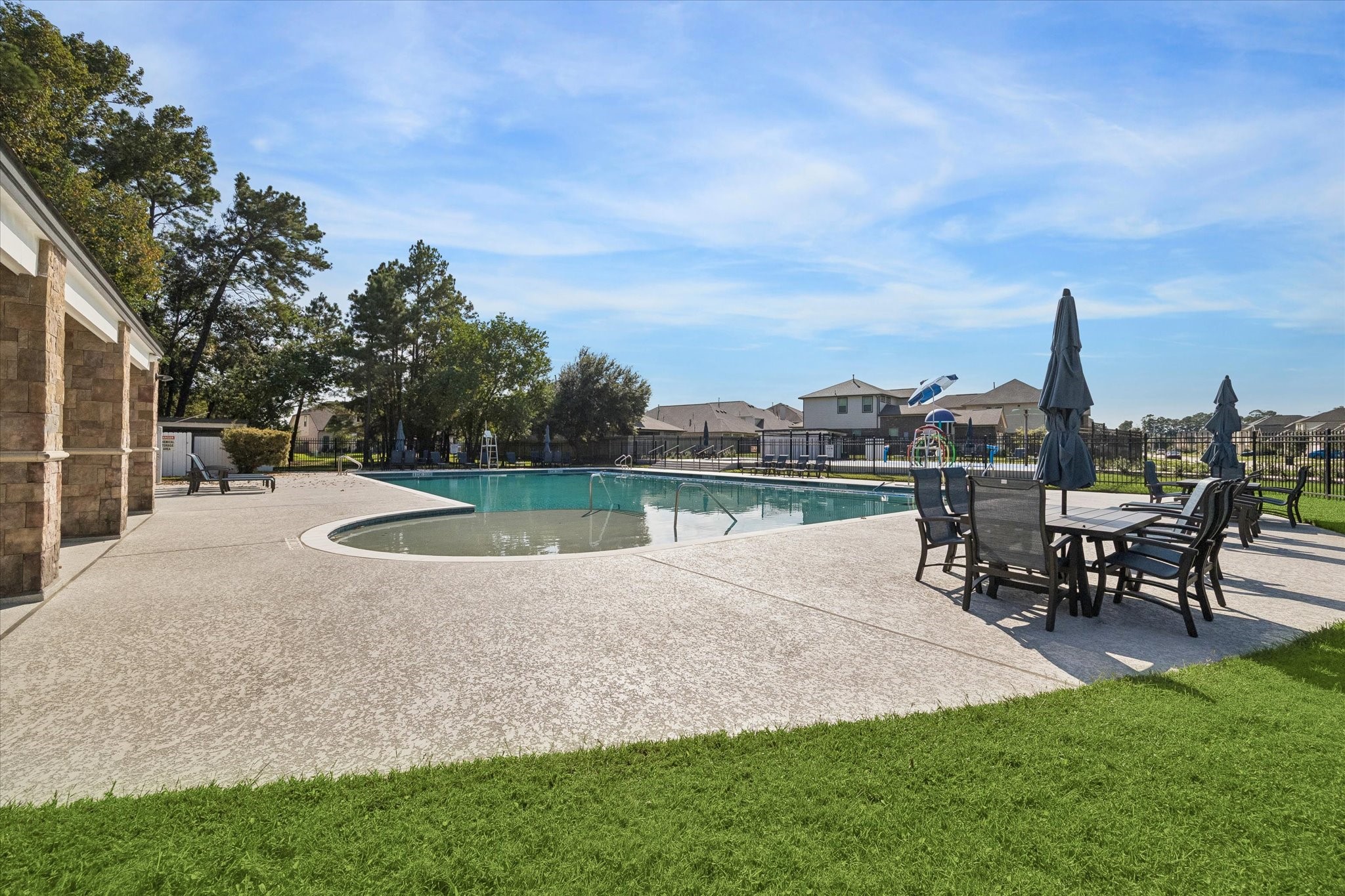 Nieghborhood pool and splashpad to stay cool during hot summers!