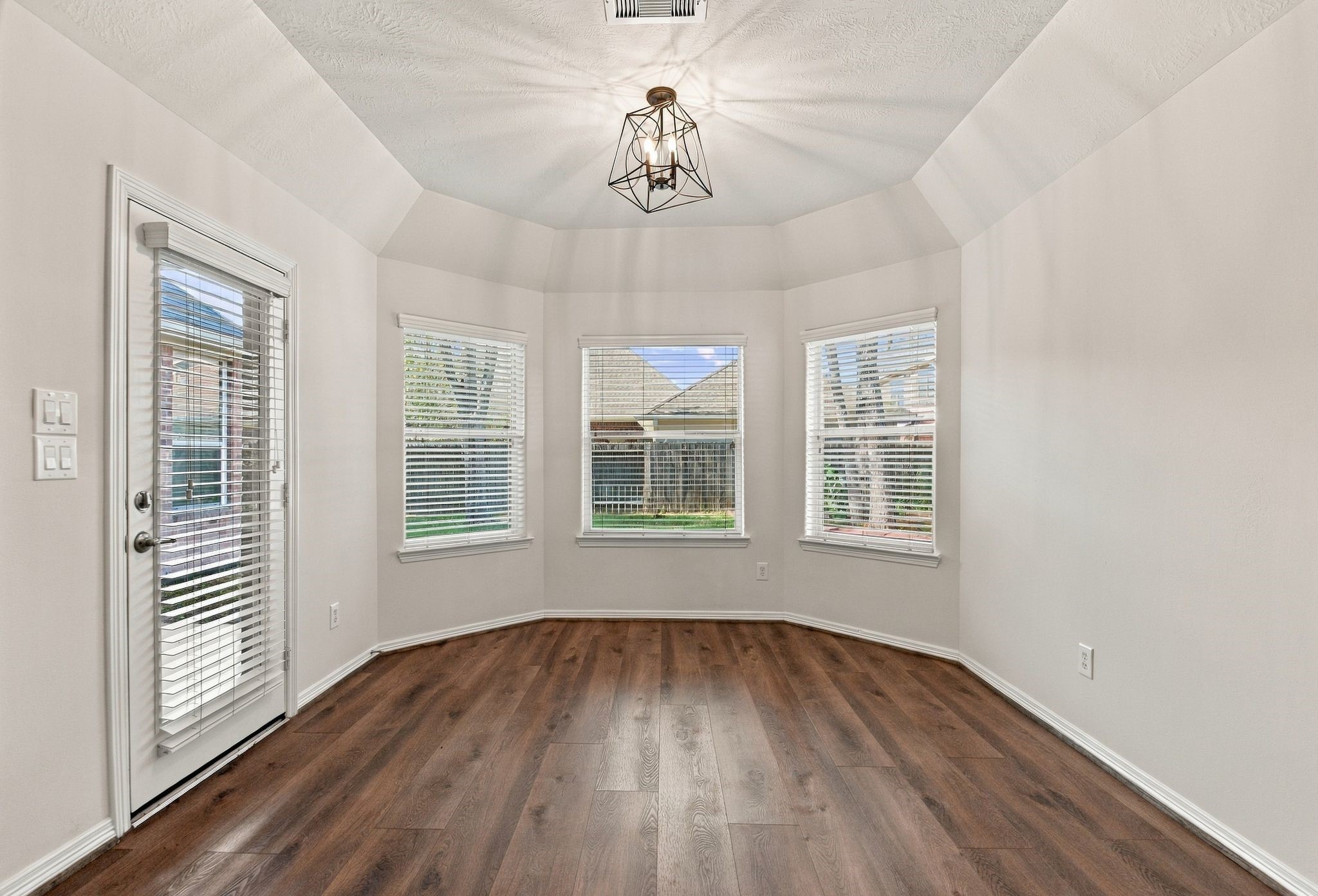 9323 Hudson Bend Circle, Houston, TX 77095