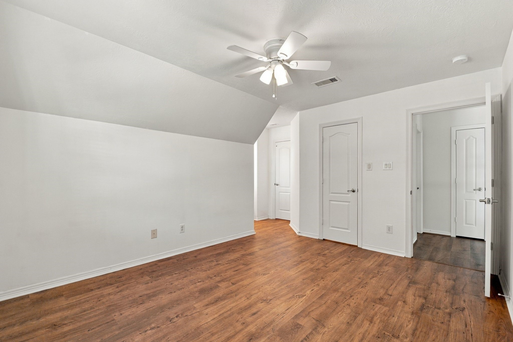 9323 Hudson Bend Circle, Houston, TX 77095