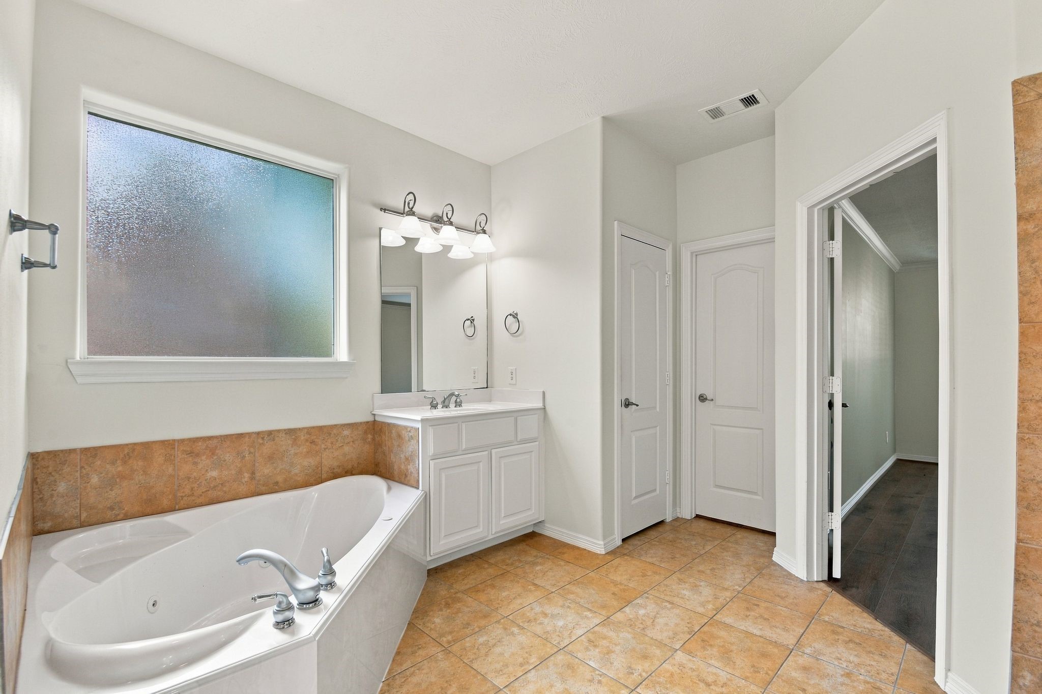 9323 Hudson Bend Circle, Houston, TX 77095