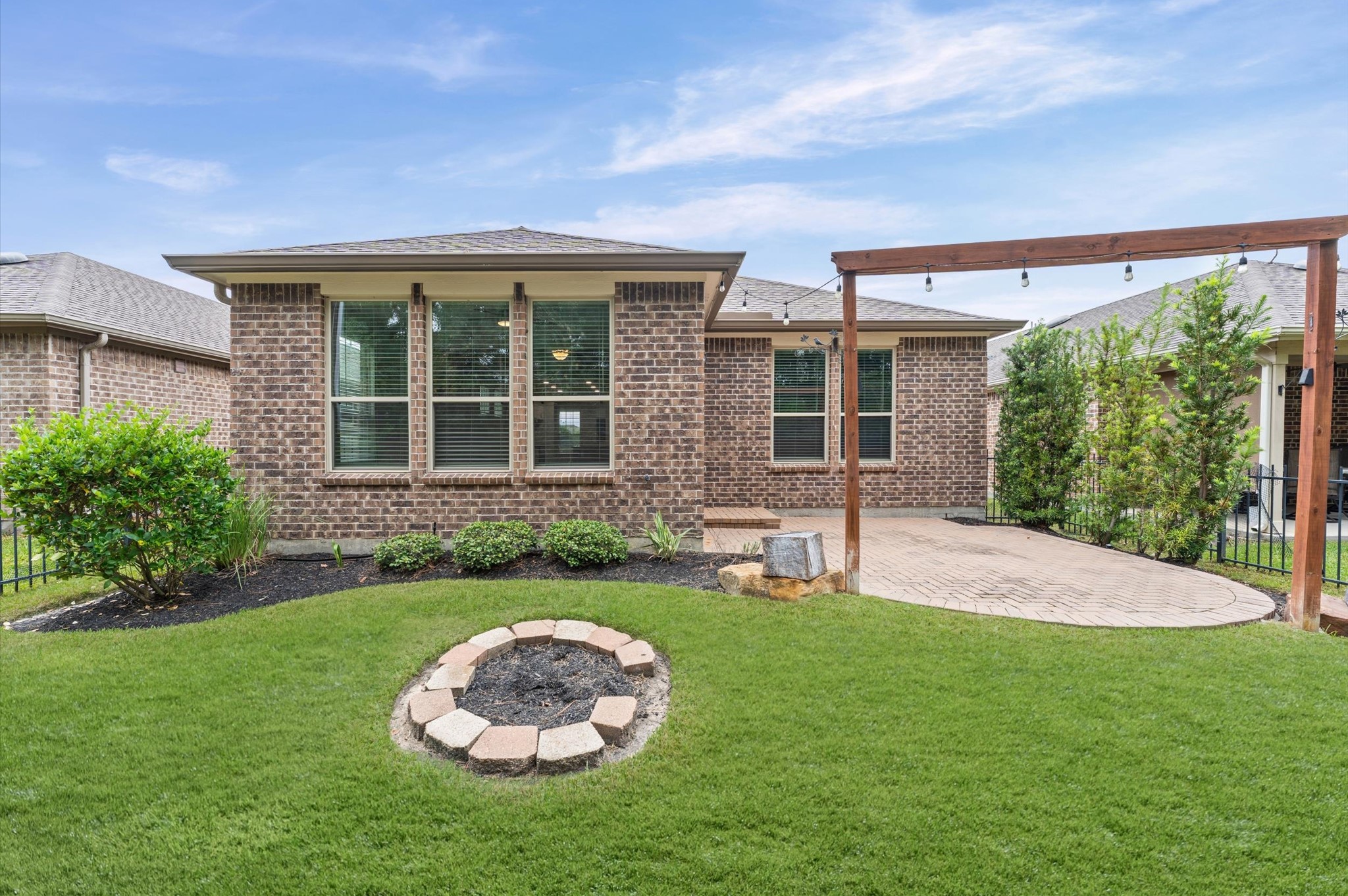 Bringing your personal touch to this outdoor oasis is where the true transformation happens. Infusing your unique style ensures the space feels less like a catalog photo and more like a natural extension of your home.