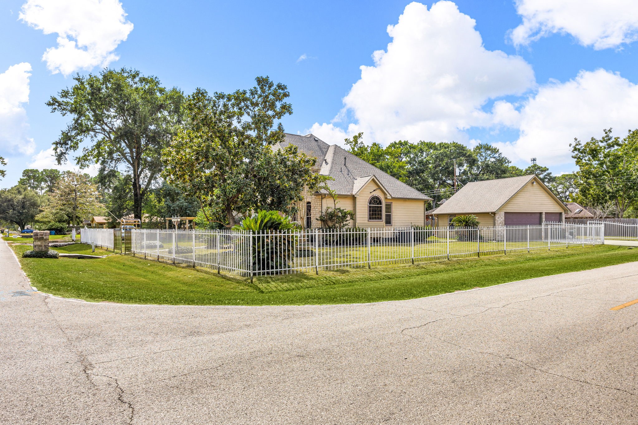 21427 Tophill Drive, Spring, TX 77388