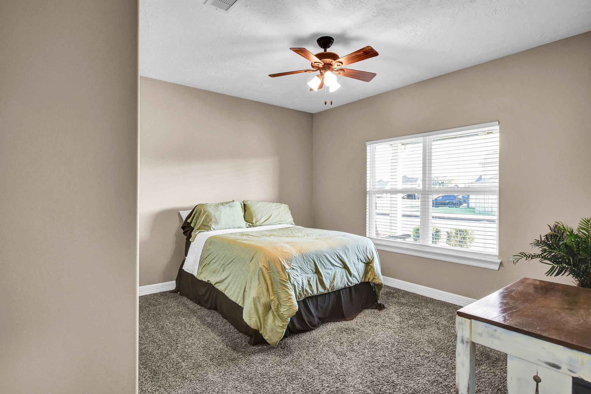 406 Wellshire Drive, West Columbia, TX 77486
