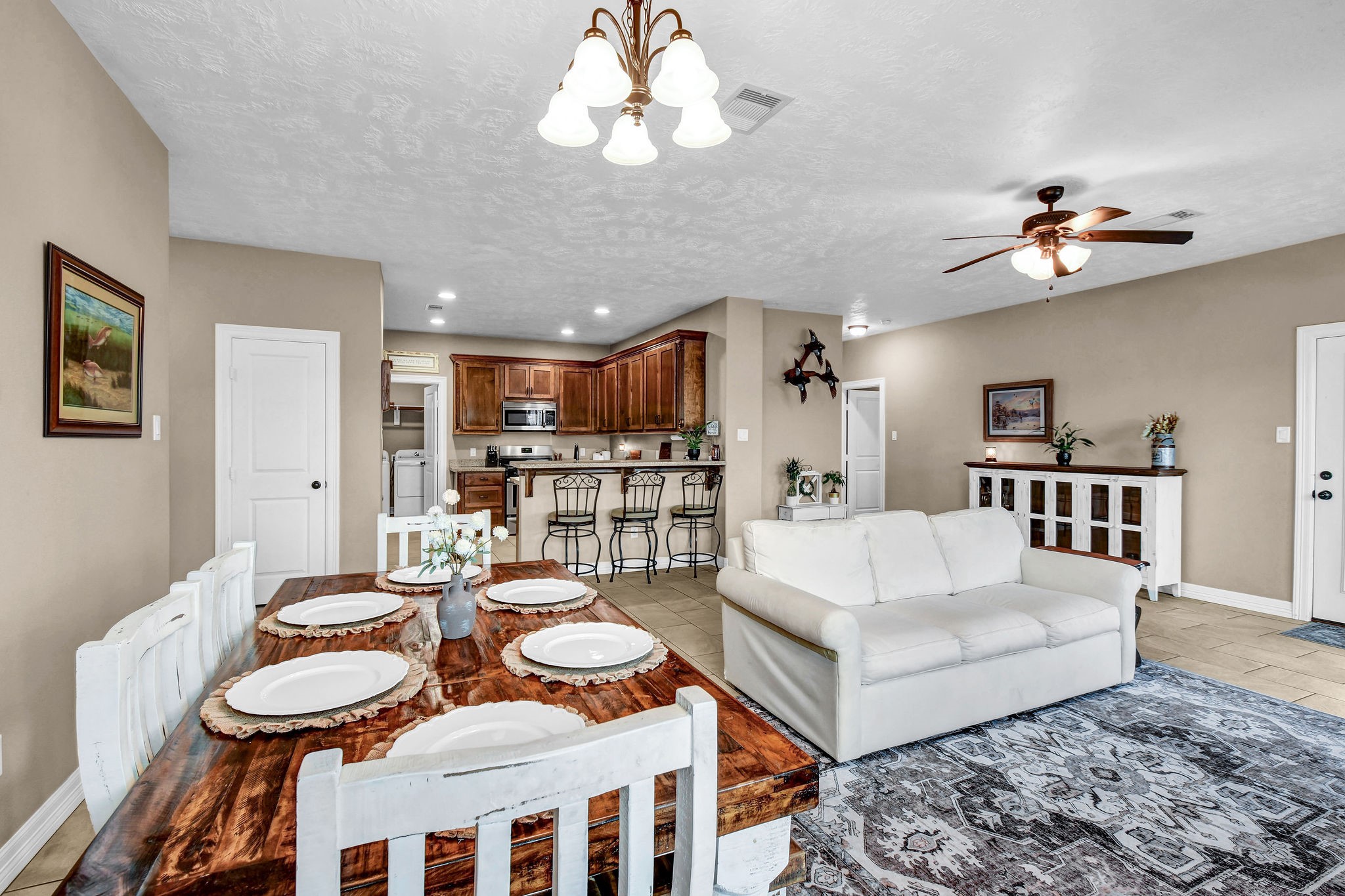 406 Wellshire Drive, West Columbia, TX 77486