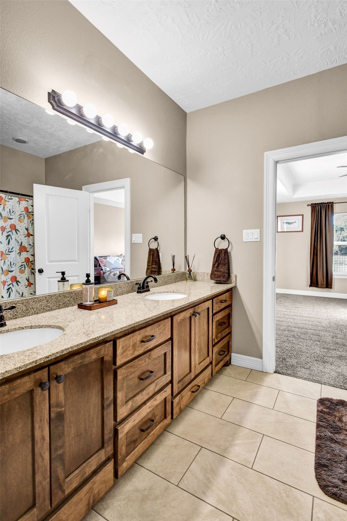 406 Wellshire Drive, West Columbia, TX 77486