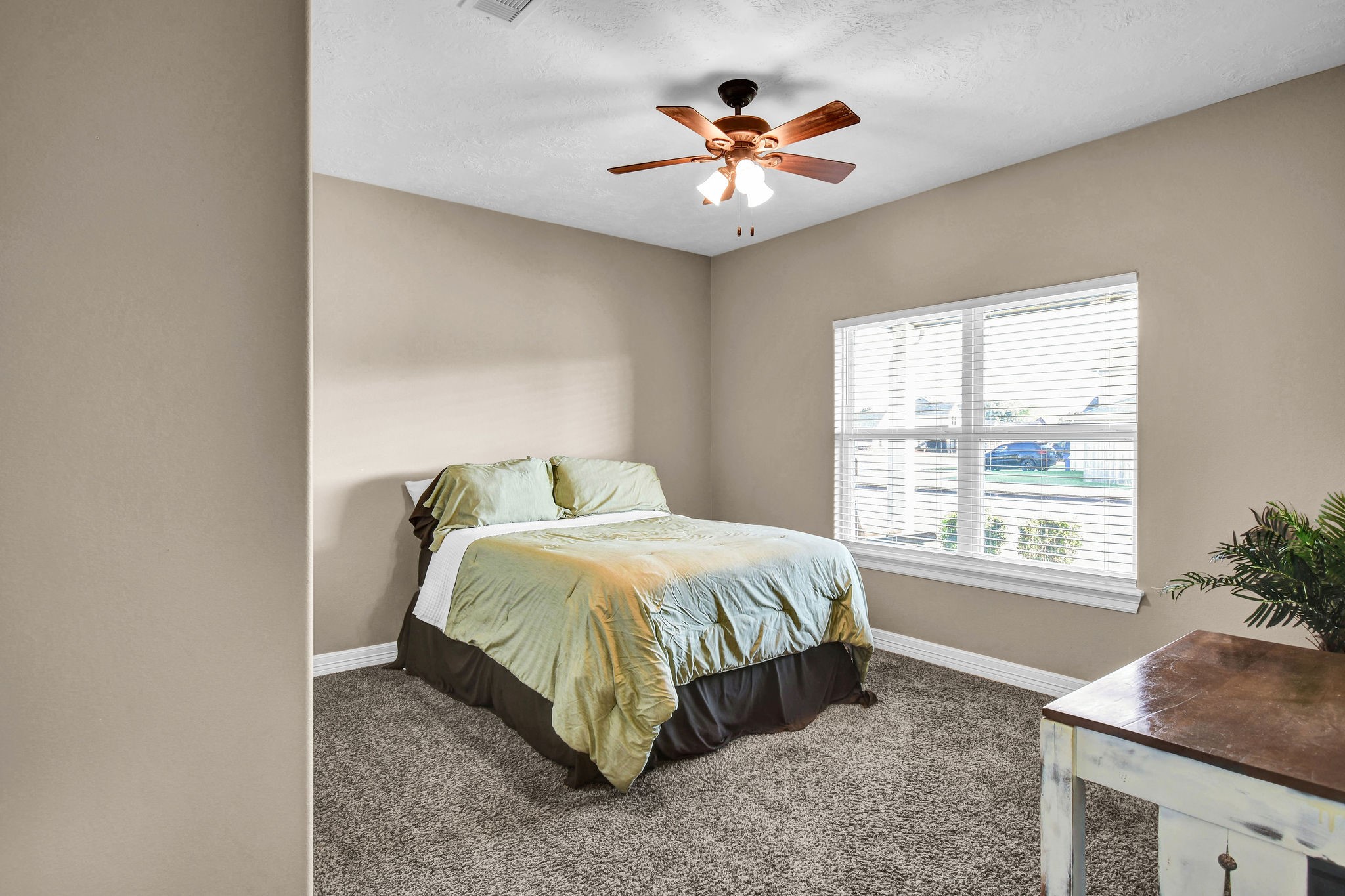 406 Wellshire Drive, West Columbia, TX 77486