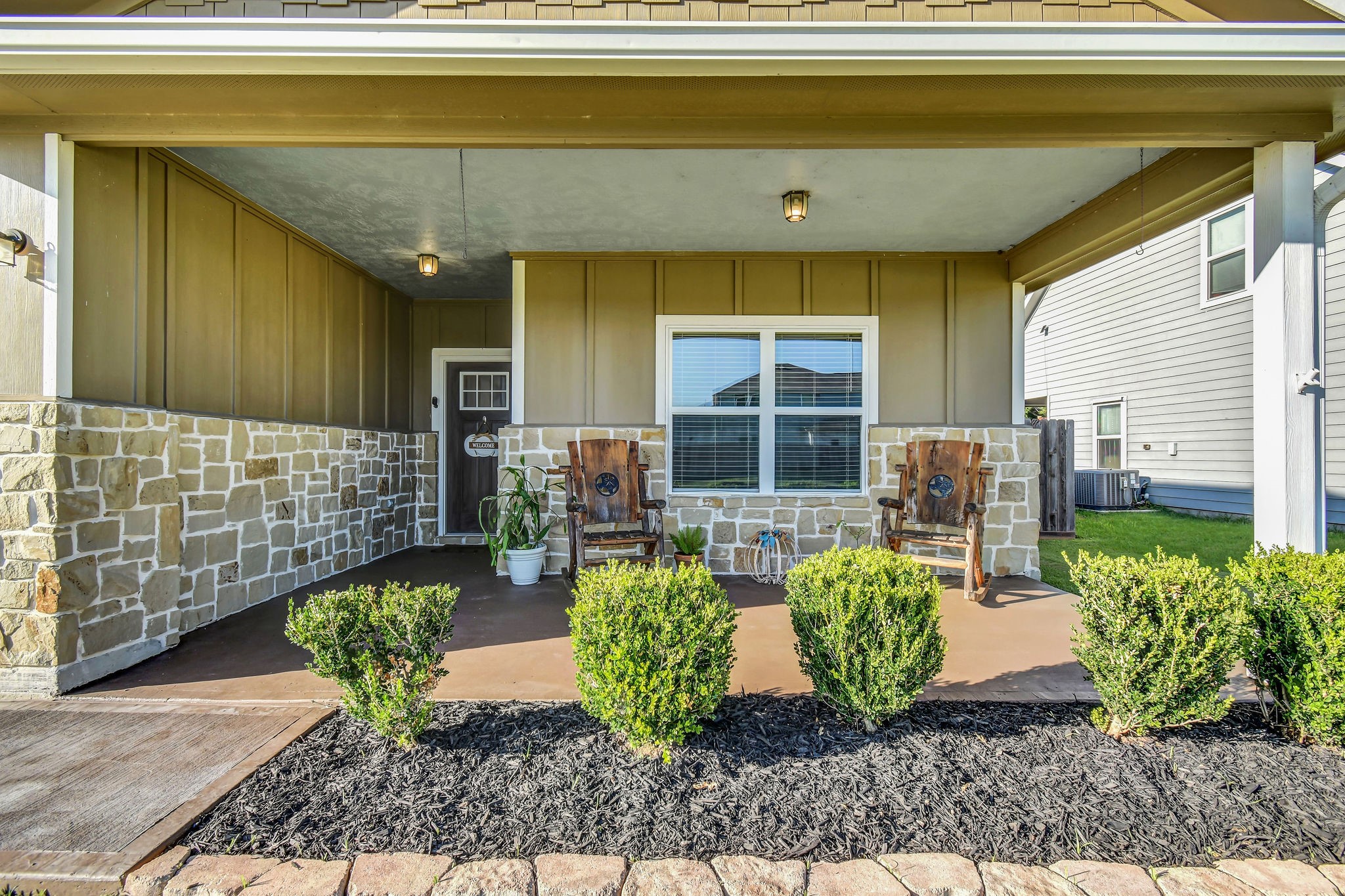 406 Wellshire Drive, West Columbia, TX 77486