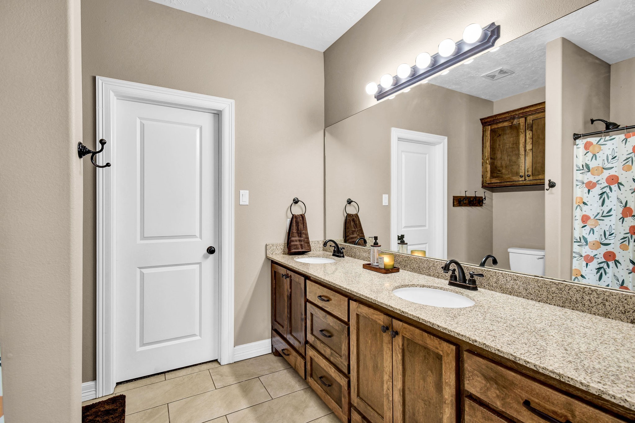 406 Wellshire Drive, West Columbia, TX 77486