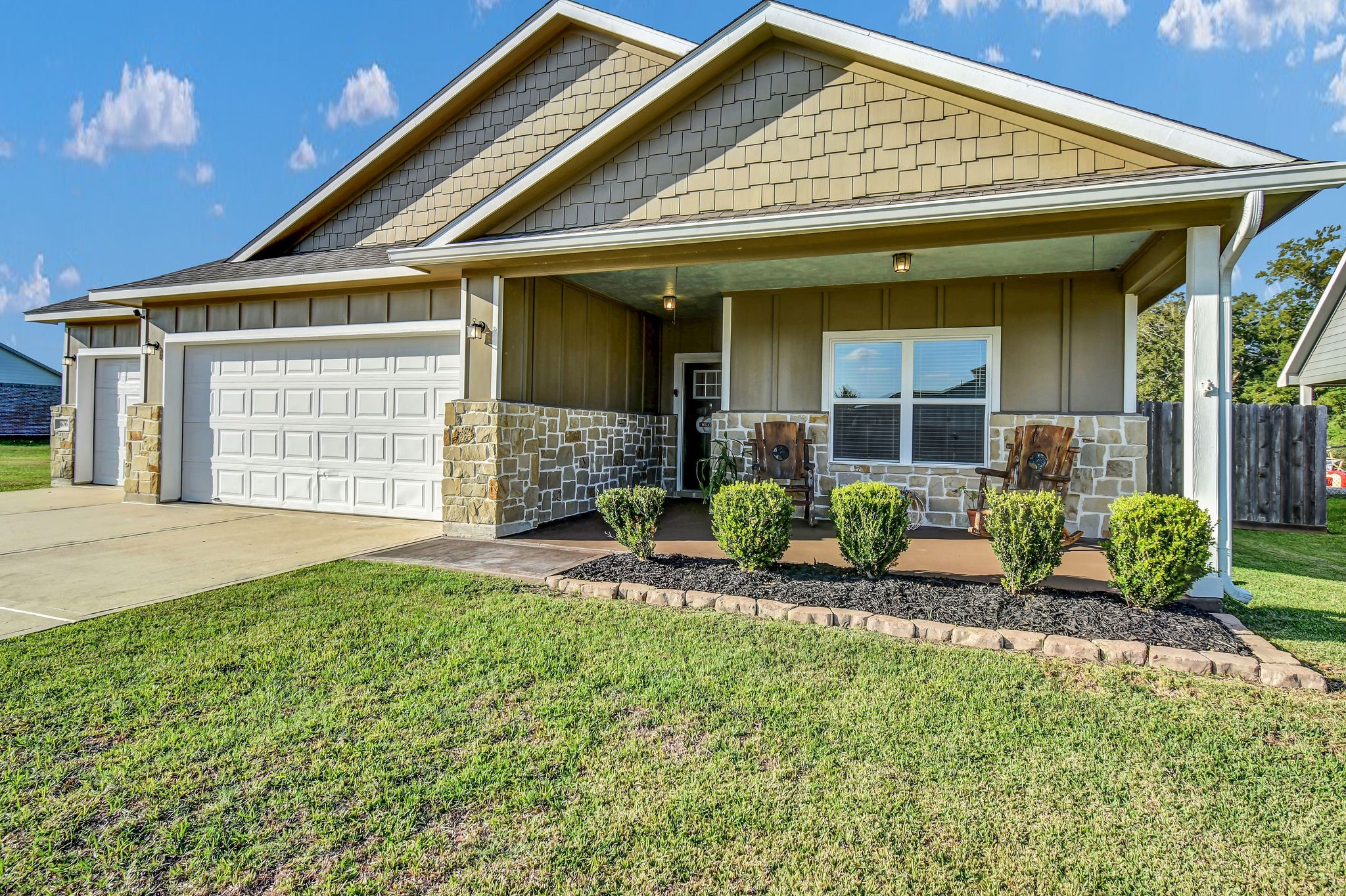 406 Wellshire Drive, West Columbia, TX 77486