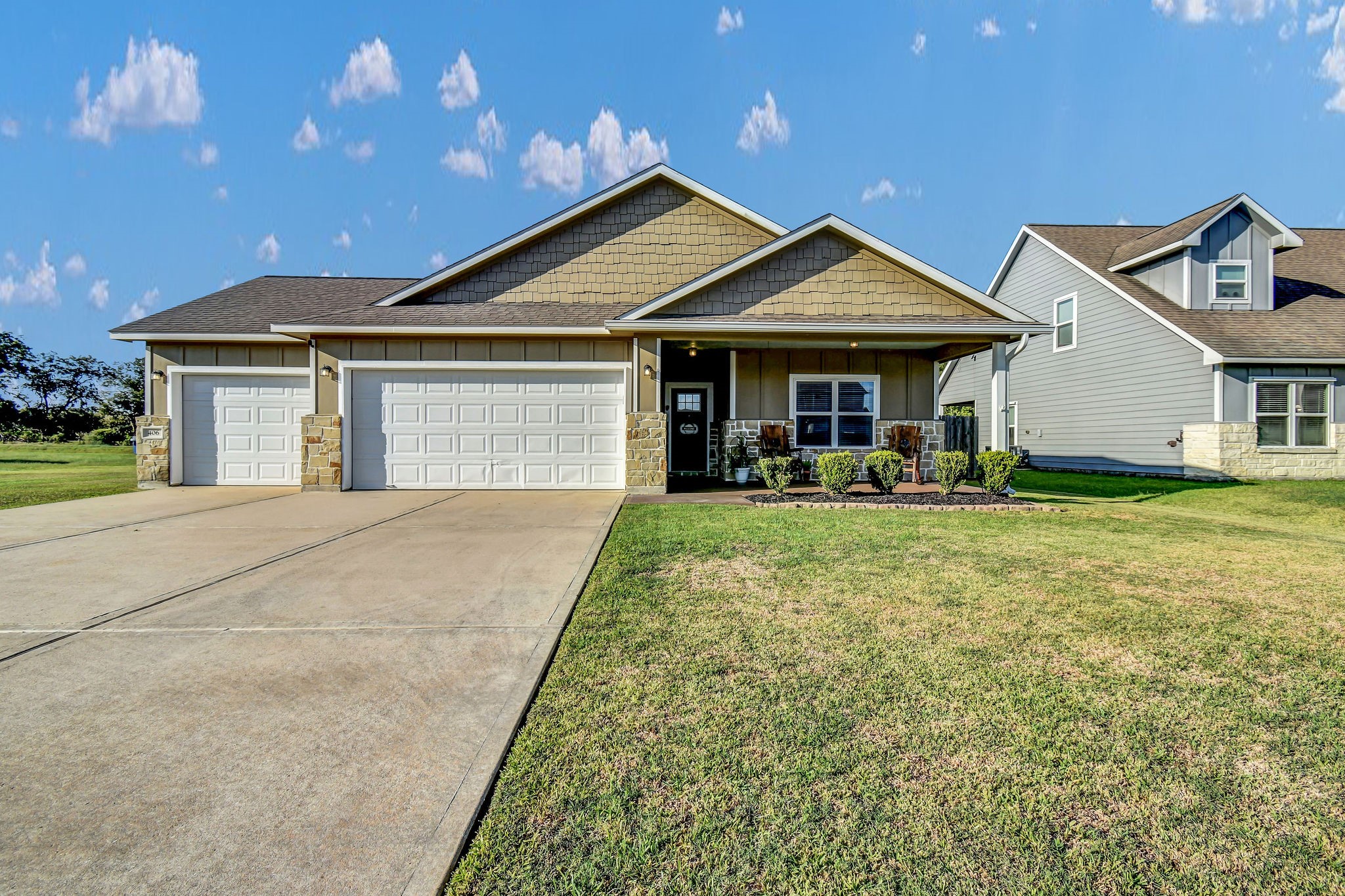 406 Wellshire Drive, West Columbia, TX 77486