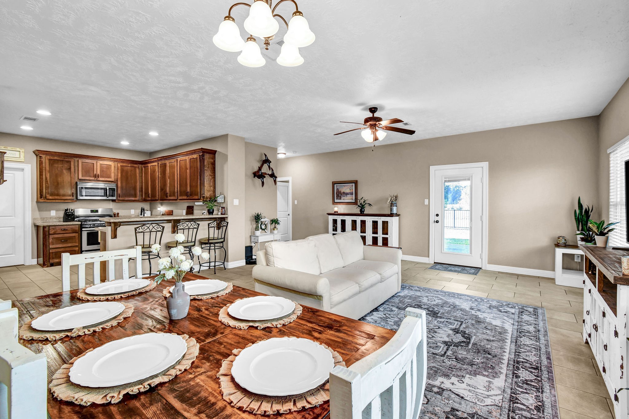 406 Wellshire Drive, West Columbia, TX 77486