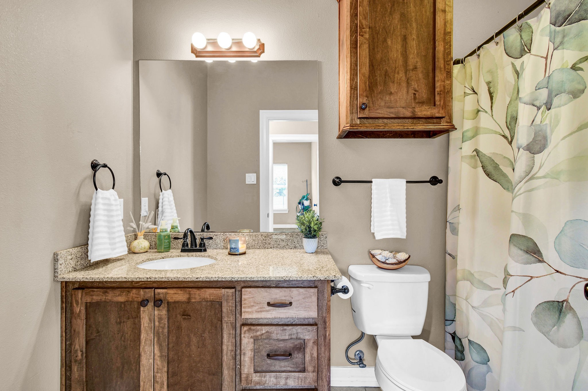 406 Wellshire Drive, West Columbia, TX 77486