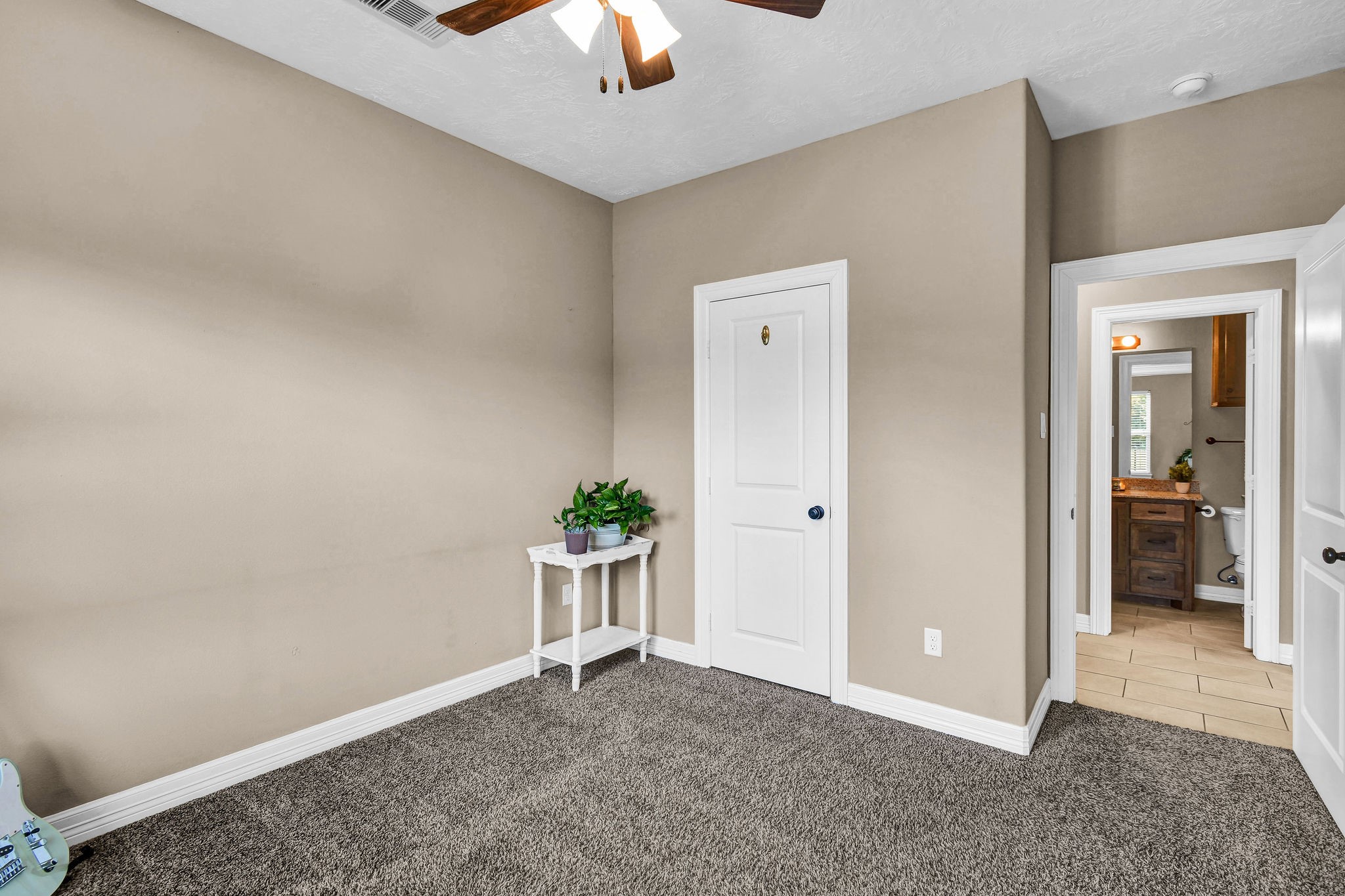 406 Wellshire Drive, West Columbia, TX 77486