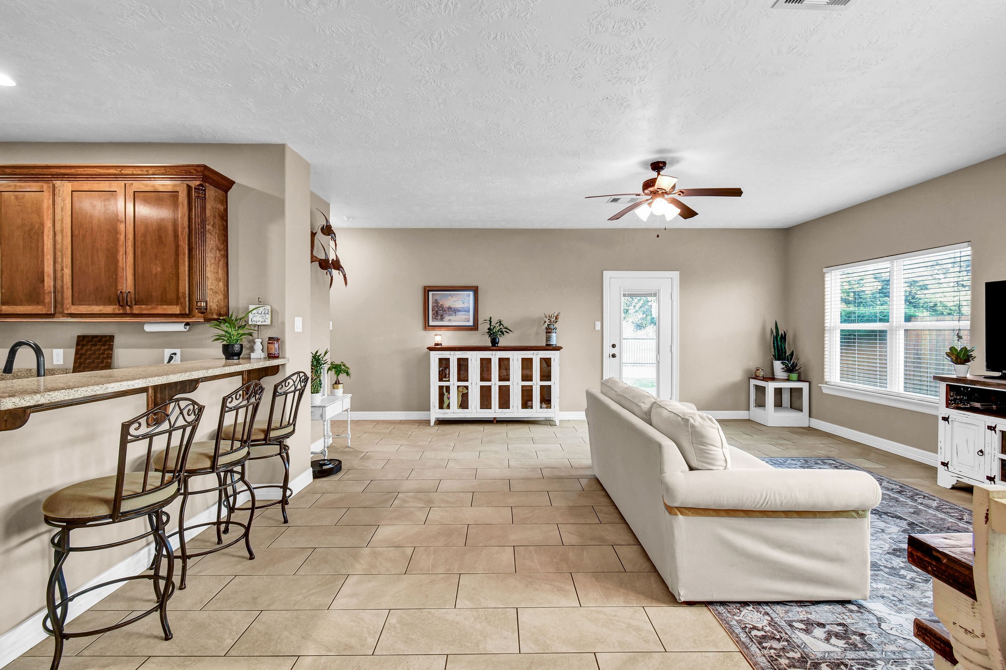 406 Wellshire Drive, West Columbia, TX 77486