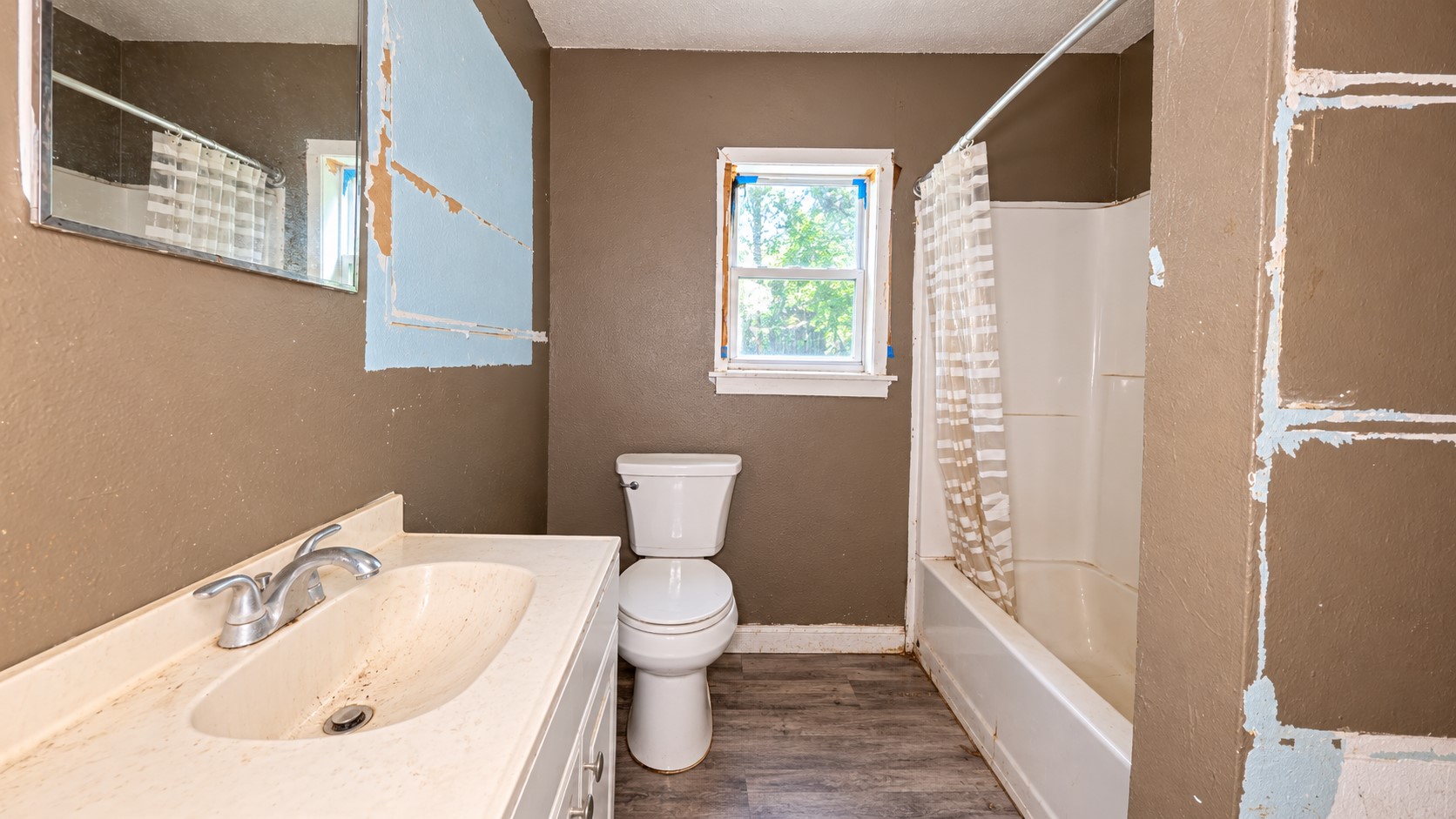 925 Lakin Avenue, Pasadena, TX 77506