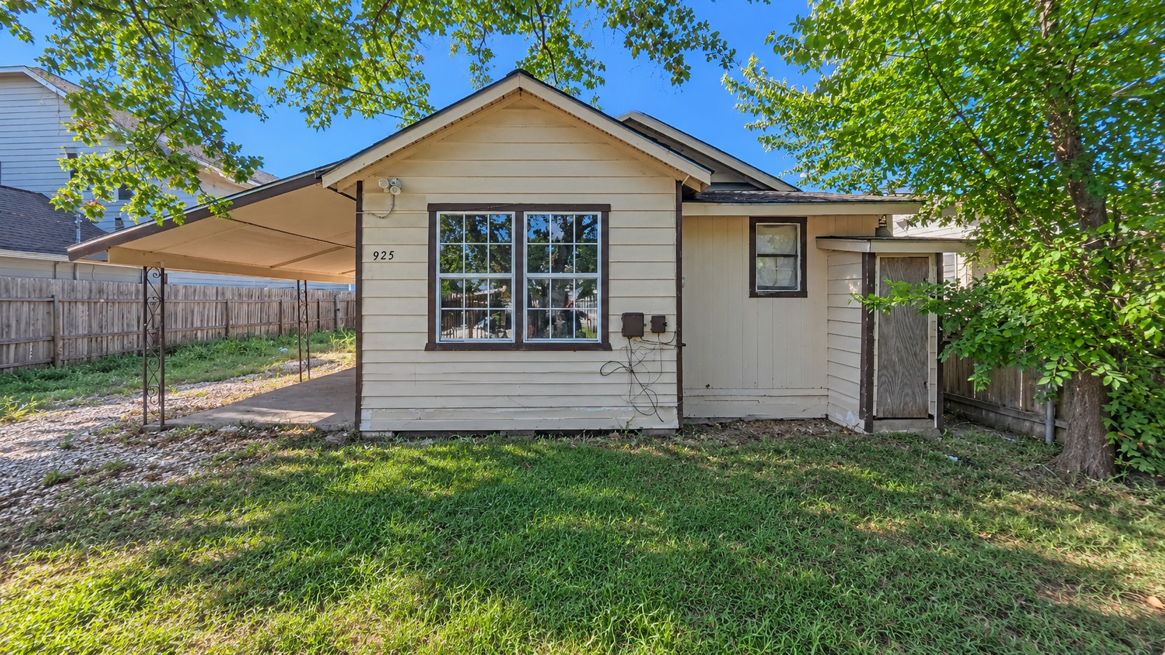 925 Lakin Avenue, Pasadena, TX 77506