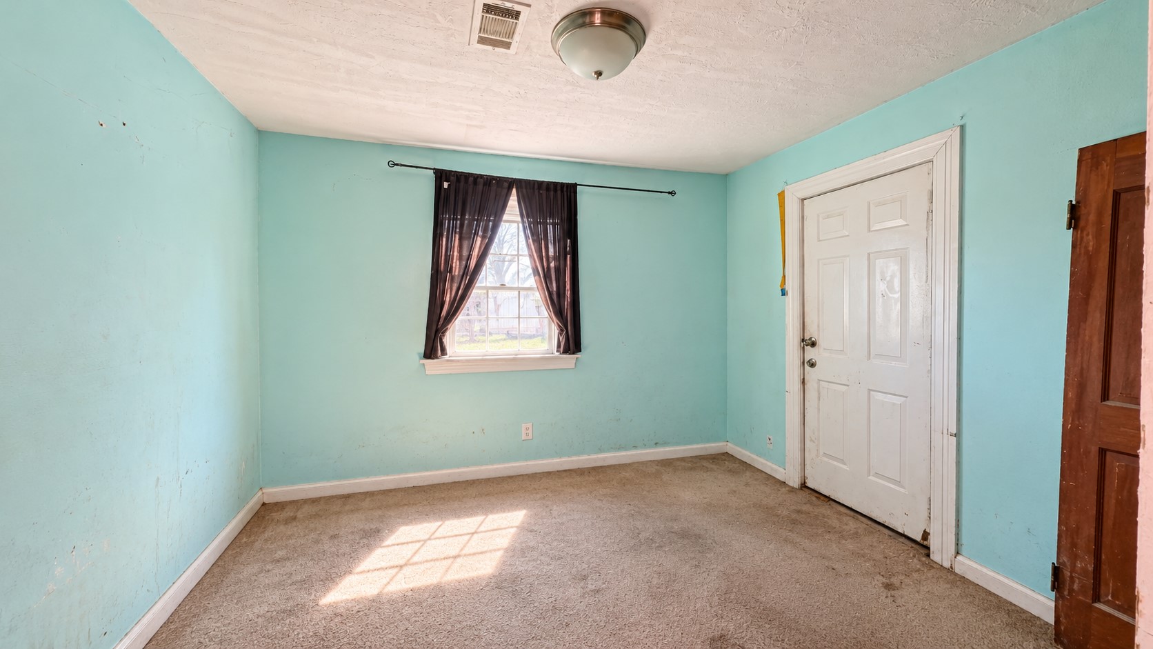 925 Lakin Avenue, Pasadena, TX 77506