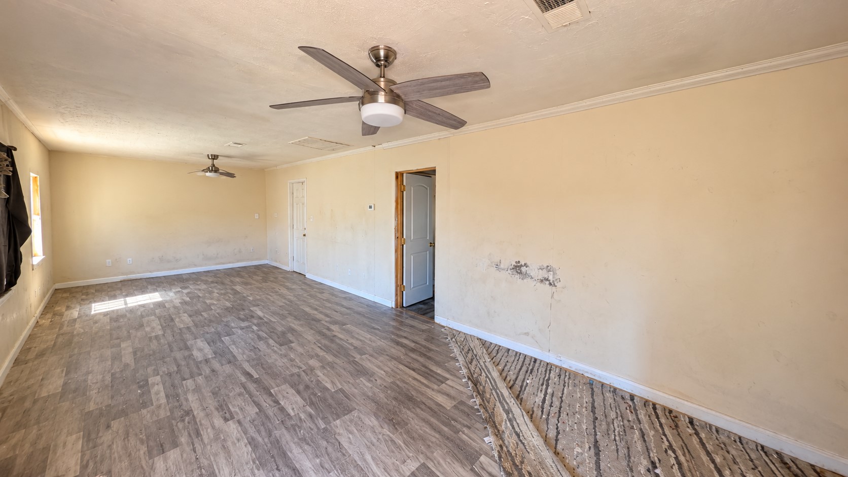 925 Lakin Avenue, Pasadena, TX 77506