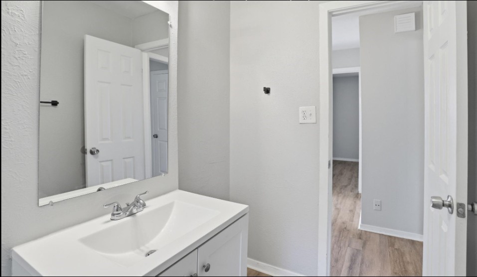4223 S Acres Drive, Houston, TX 77047