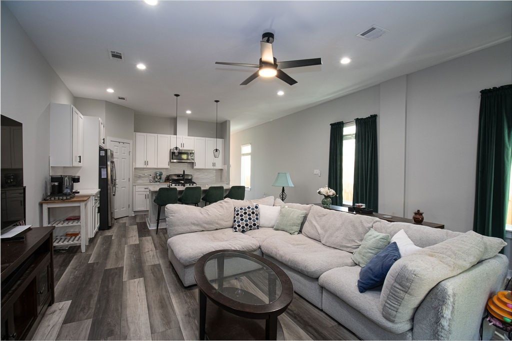 8415 Sunnyhill Street, #B, Houston, TX 77088