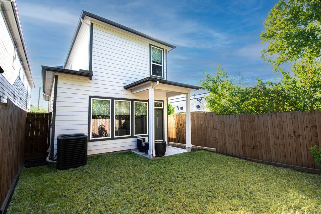 8415 Sunnyhill Street, #B, Houston, TX 77088