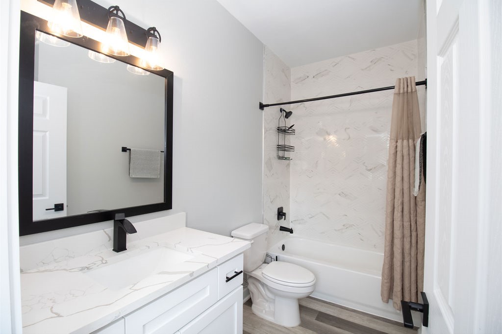 Luxurious second bathroom!