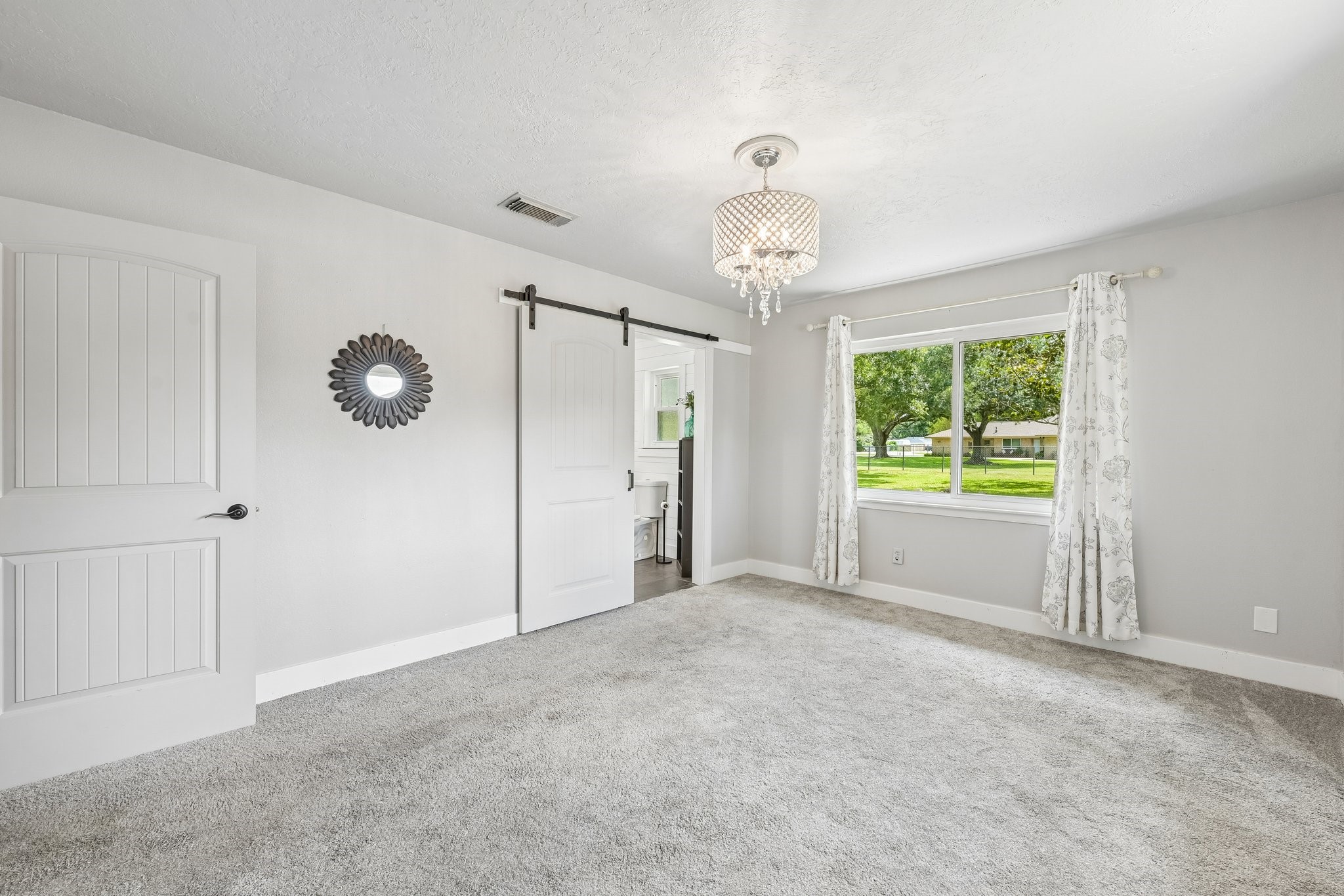 Lots of space for bigger furniture.