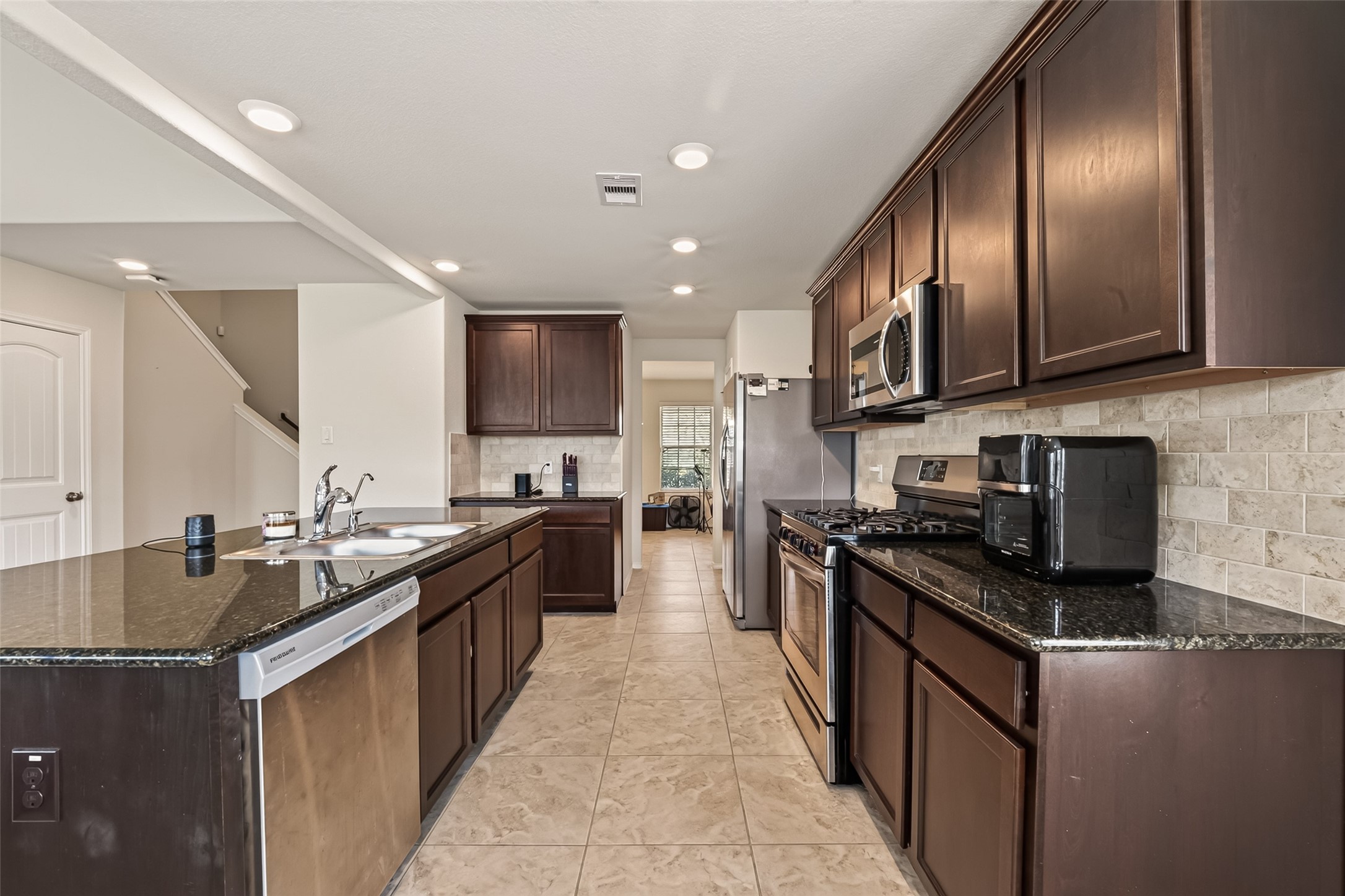 322 Marble Springs Lane, La Marque, TX 77568