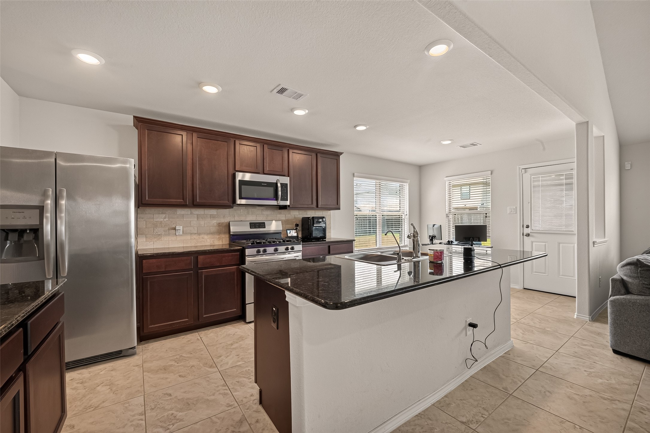 322 Marble Springs Lane, La Marque, TX 77568 322 Marble Springs Lane, La Marque, TX 77568