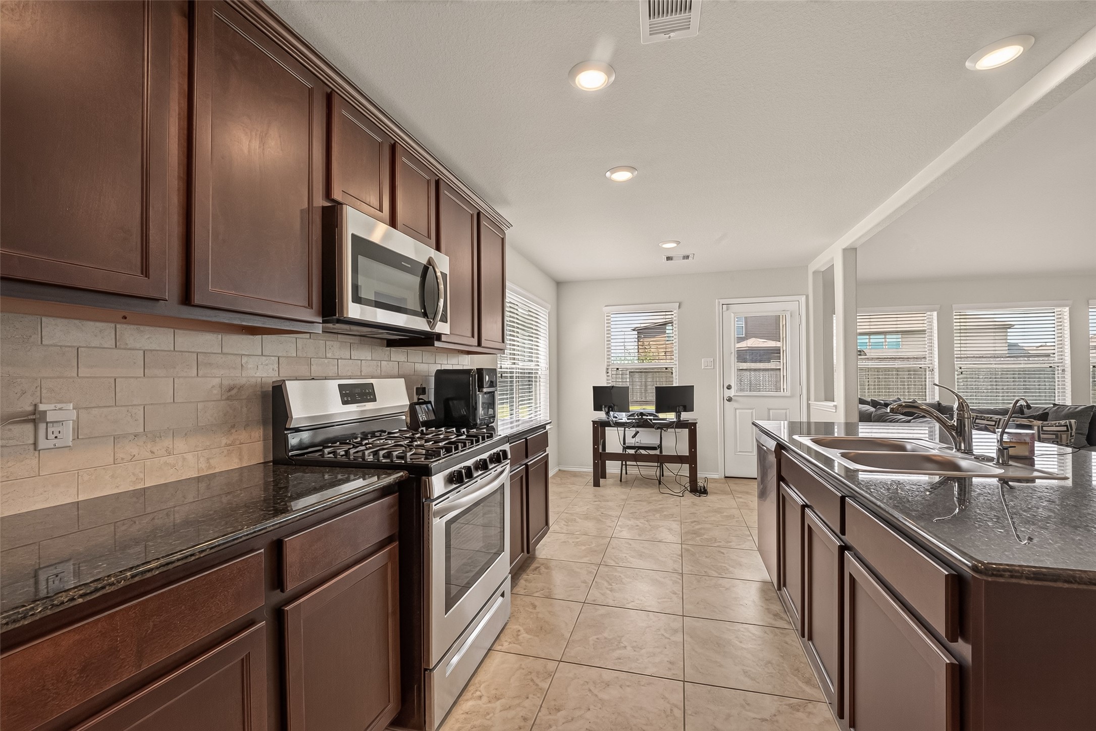 322 Marble Springs Lane, La Marque, TX 77568 322 Marble Springs Lane, La Marque, TX 77568