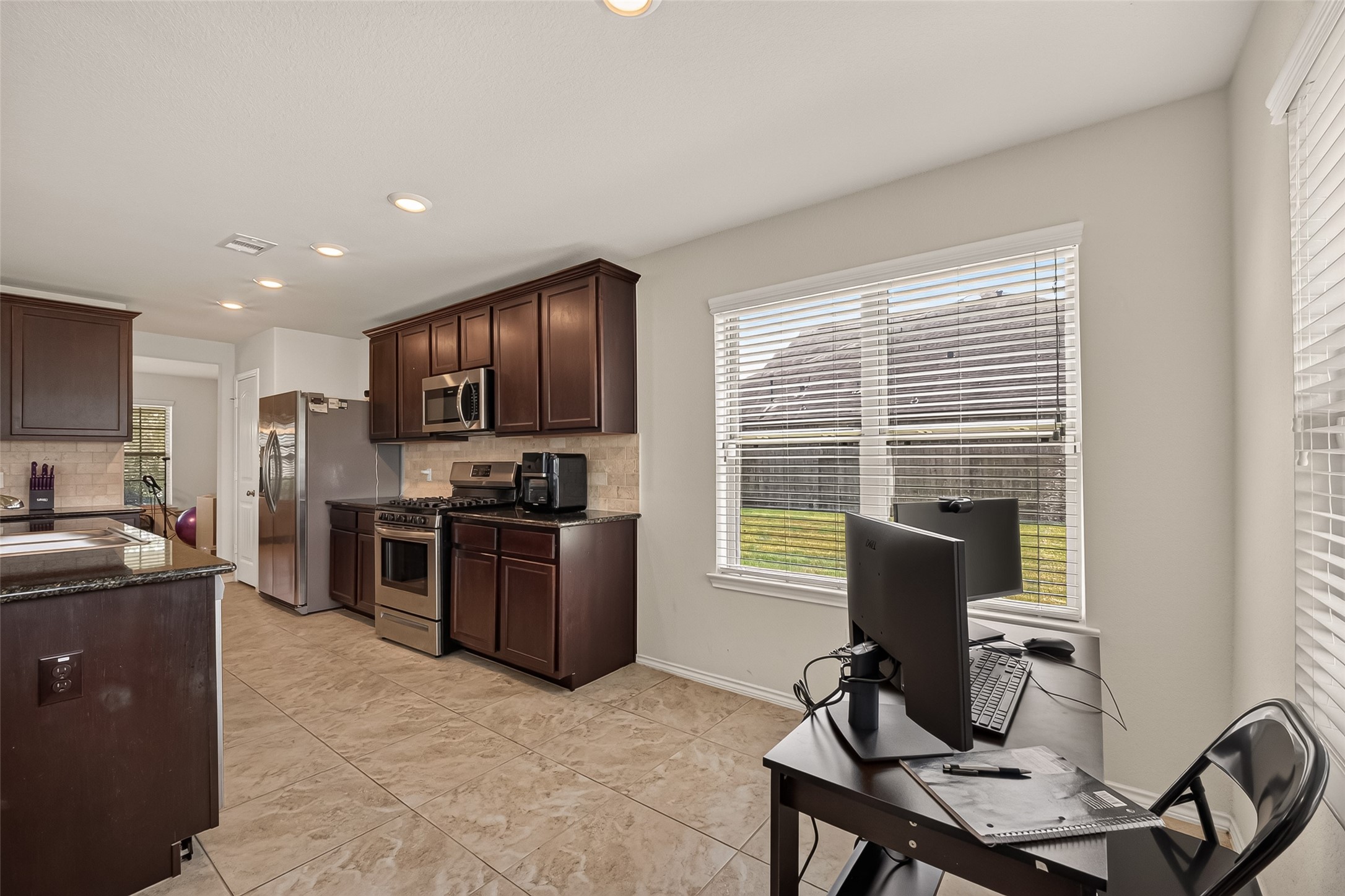 322 Marble Springs Lane, La Marque, TX 77568
