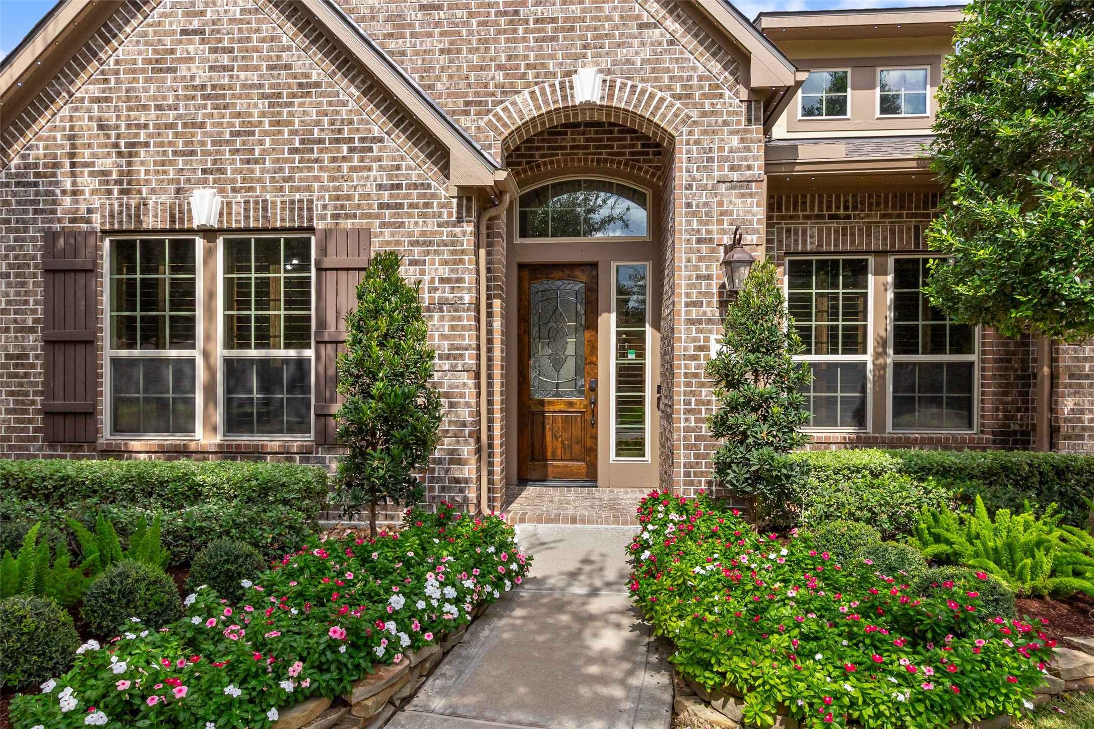 Gorgeous, meticulously maintained home in the Sterling Lake Estates section within Fairfield Village.  110 wide corner lot. Home is equipped with an alarm, and camera system.  Roof is 3 months old, and attic vents are solar powered.