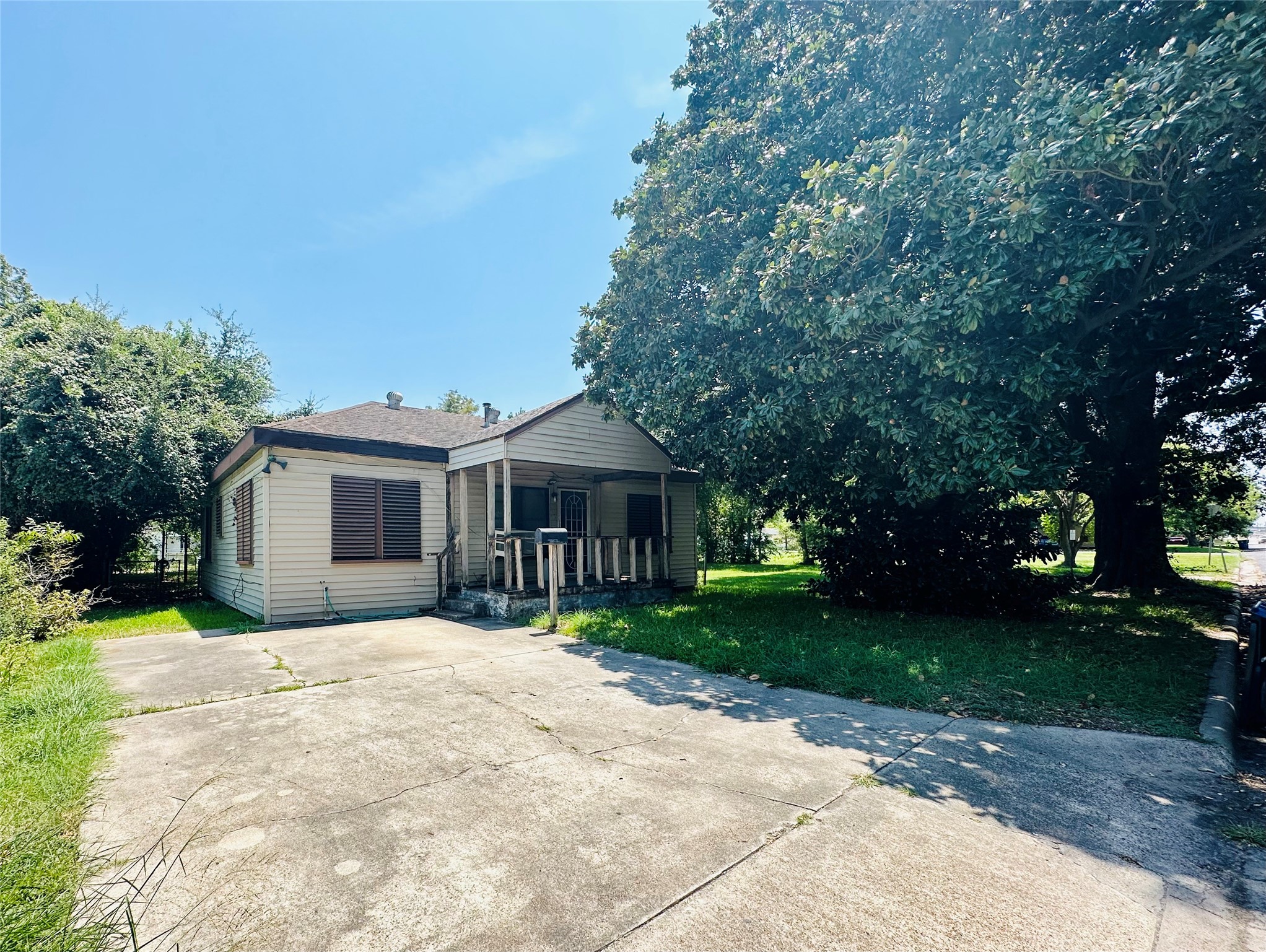 1217 4th Avenue S, Texas City, TX 77590