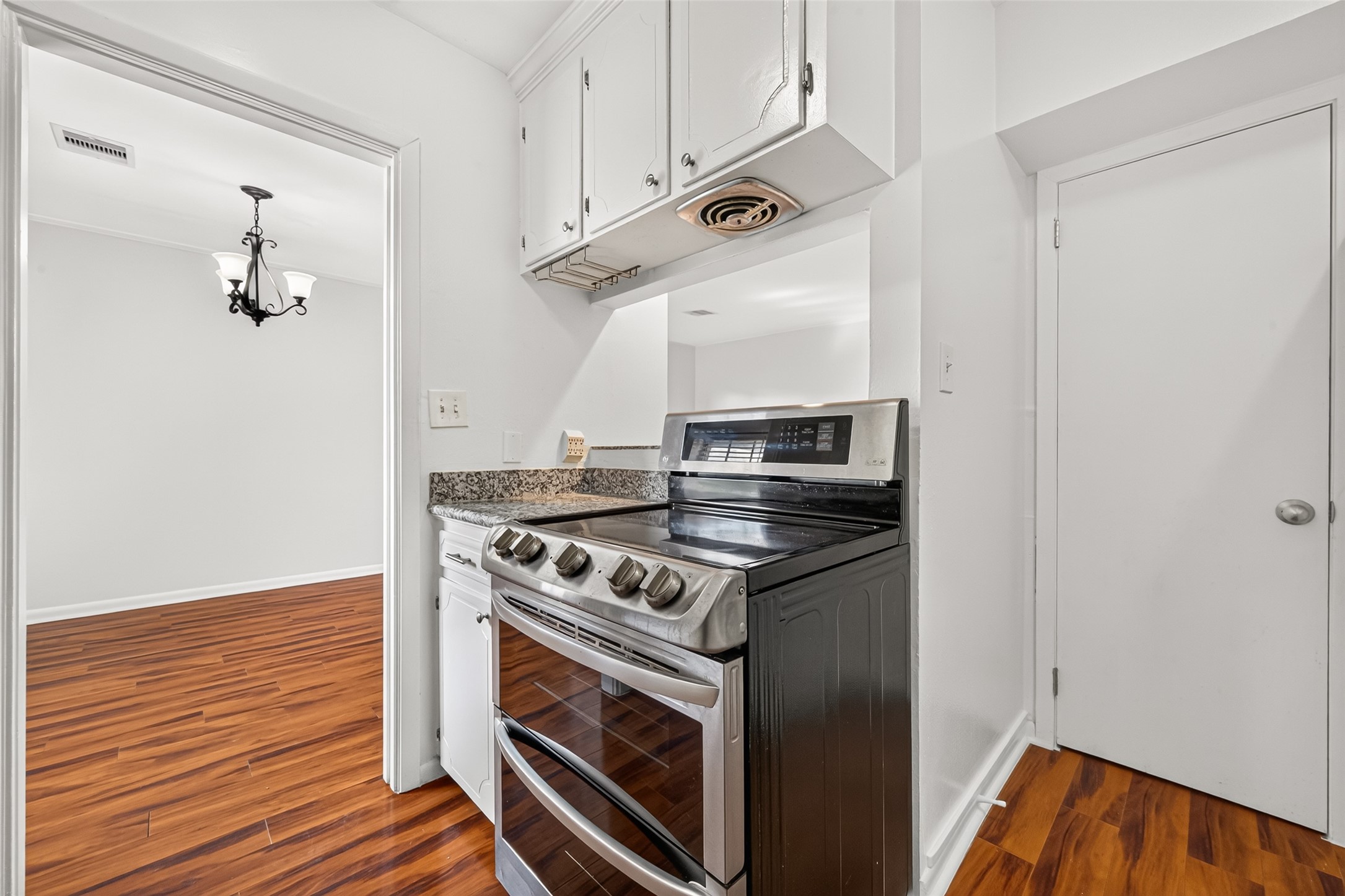 2824 Briarhurst Drive, #27, Houston, TX 77057