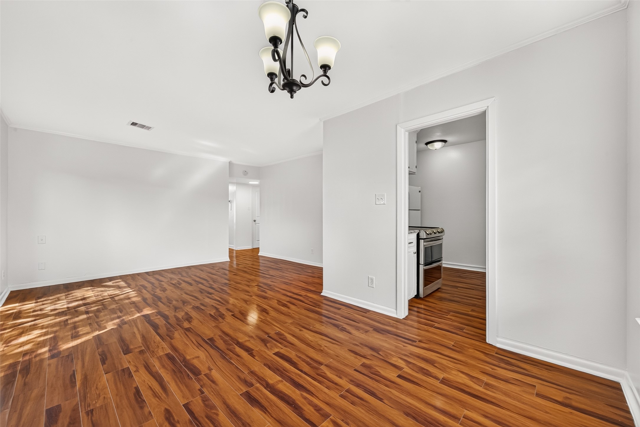 2824 Briarhurst Drive, #27, Houston, TX 77057