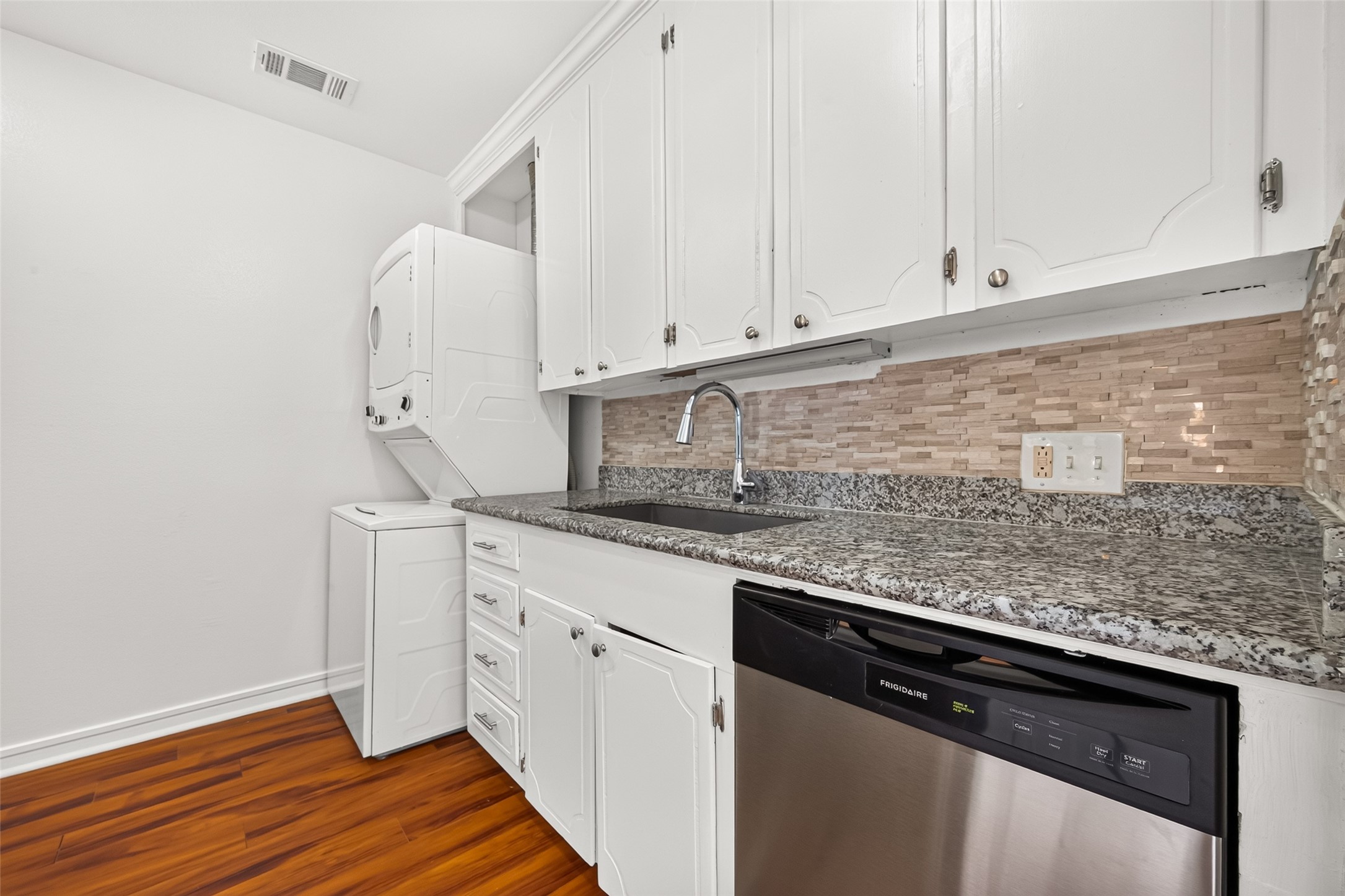 2824 Briarhurst Drive, #27, Houston, TX 77057