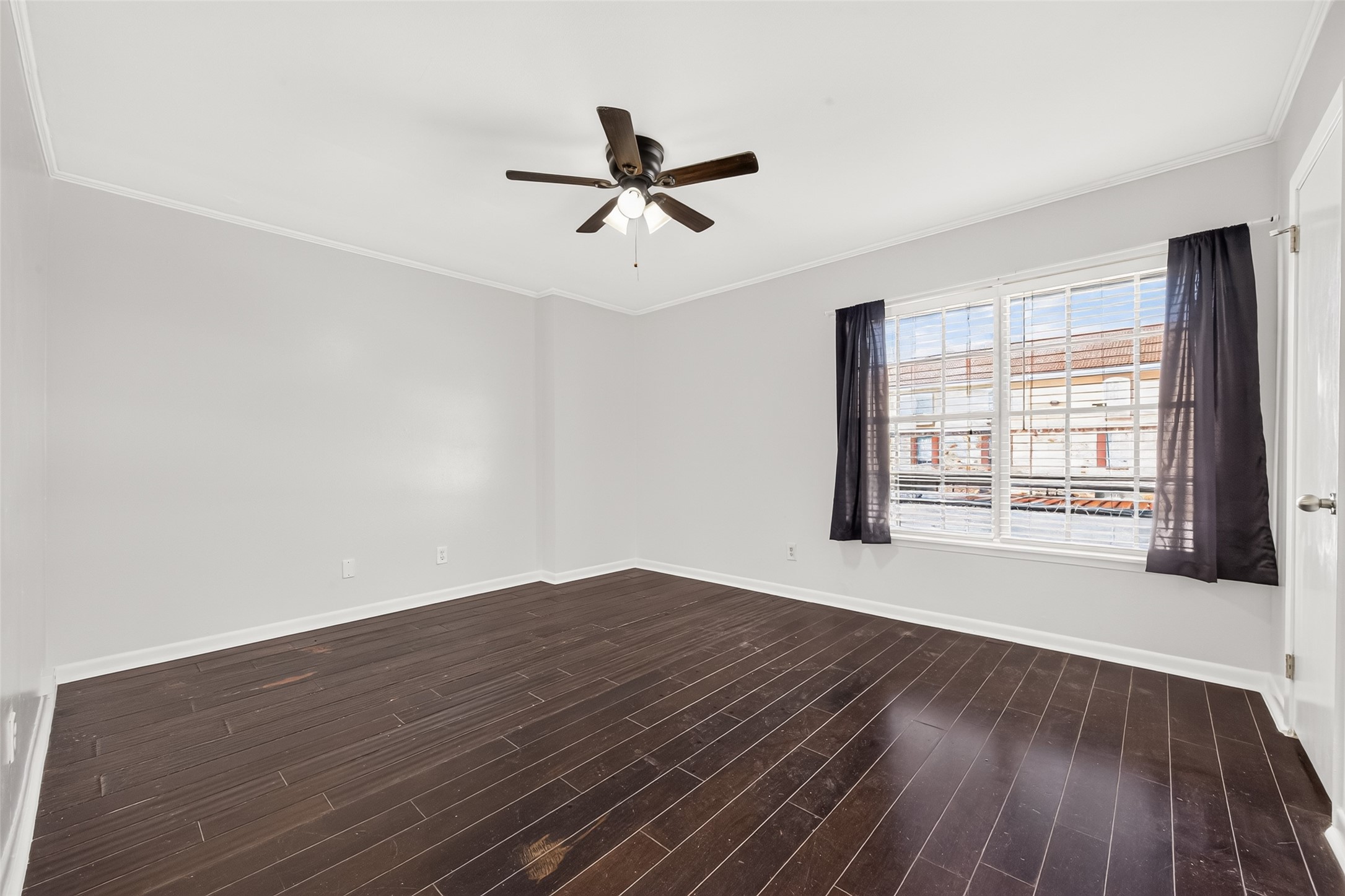 2824 Briarhurst Drive, #27, Houston, TX 77057