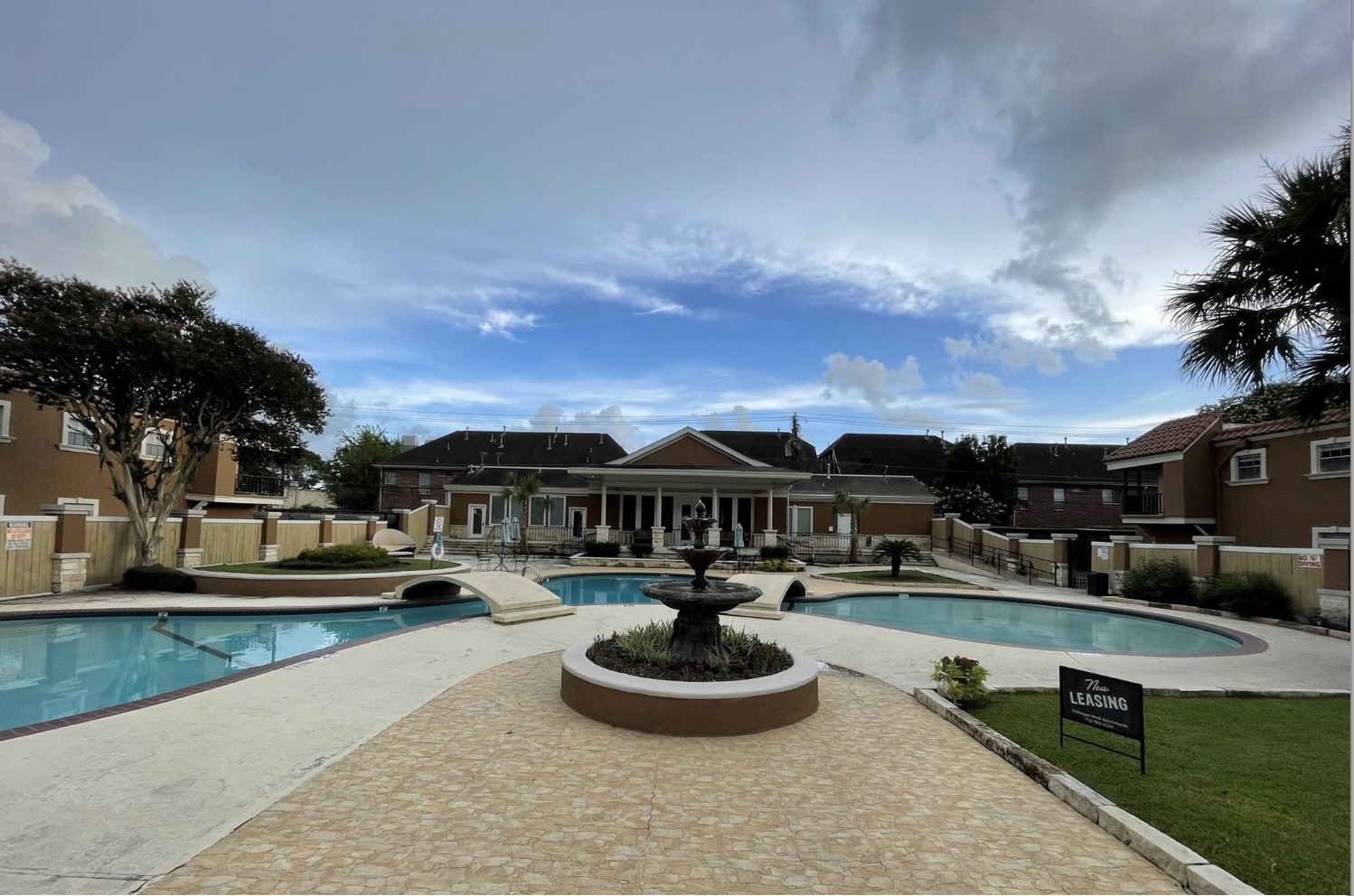 2824 Briarhurst Drive, #27, Houston, TX 77057