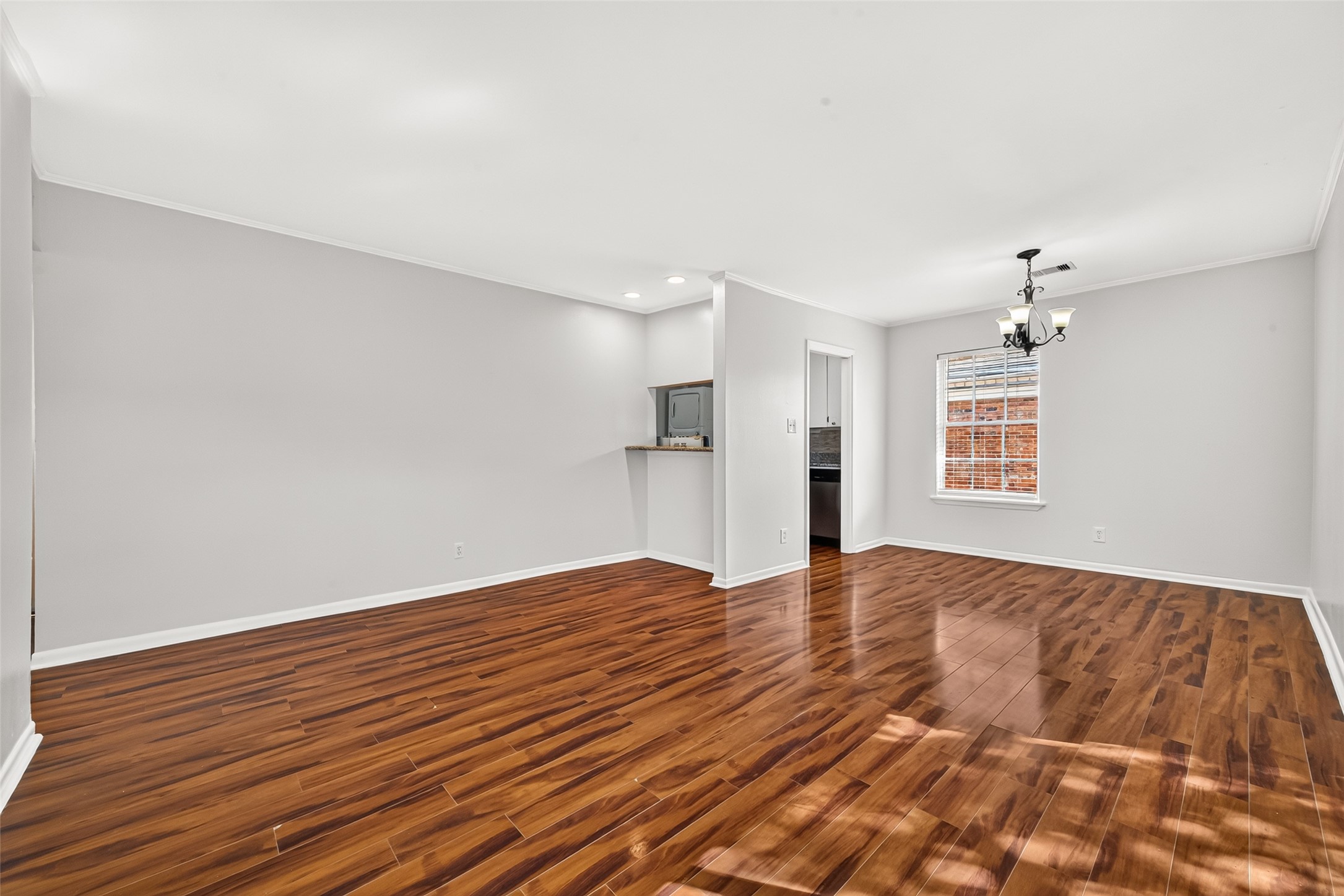 2824 Briarhurst Drive, #27, Houston, TX 77057