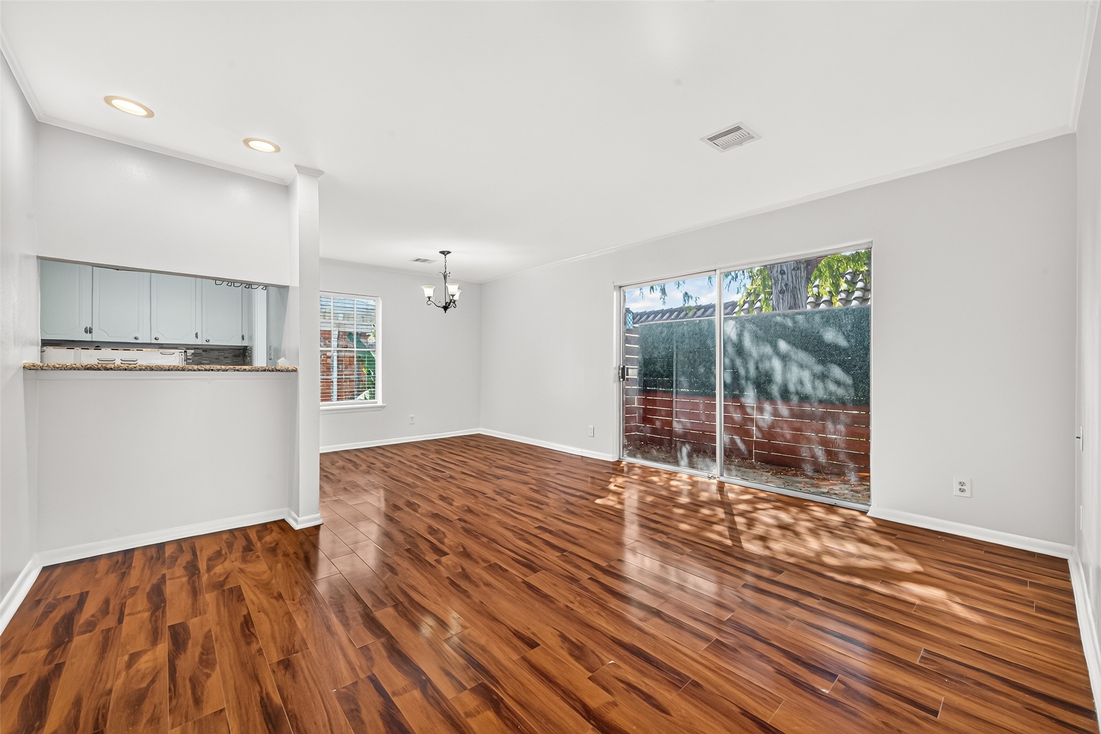 2824 Briarhurst Drive, #27, Houston, TX 77057